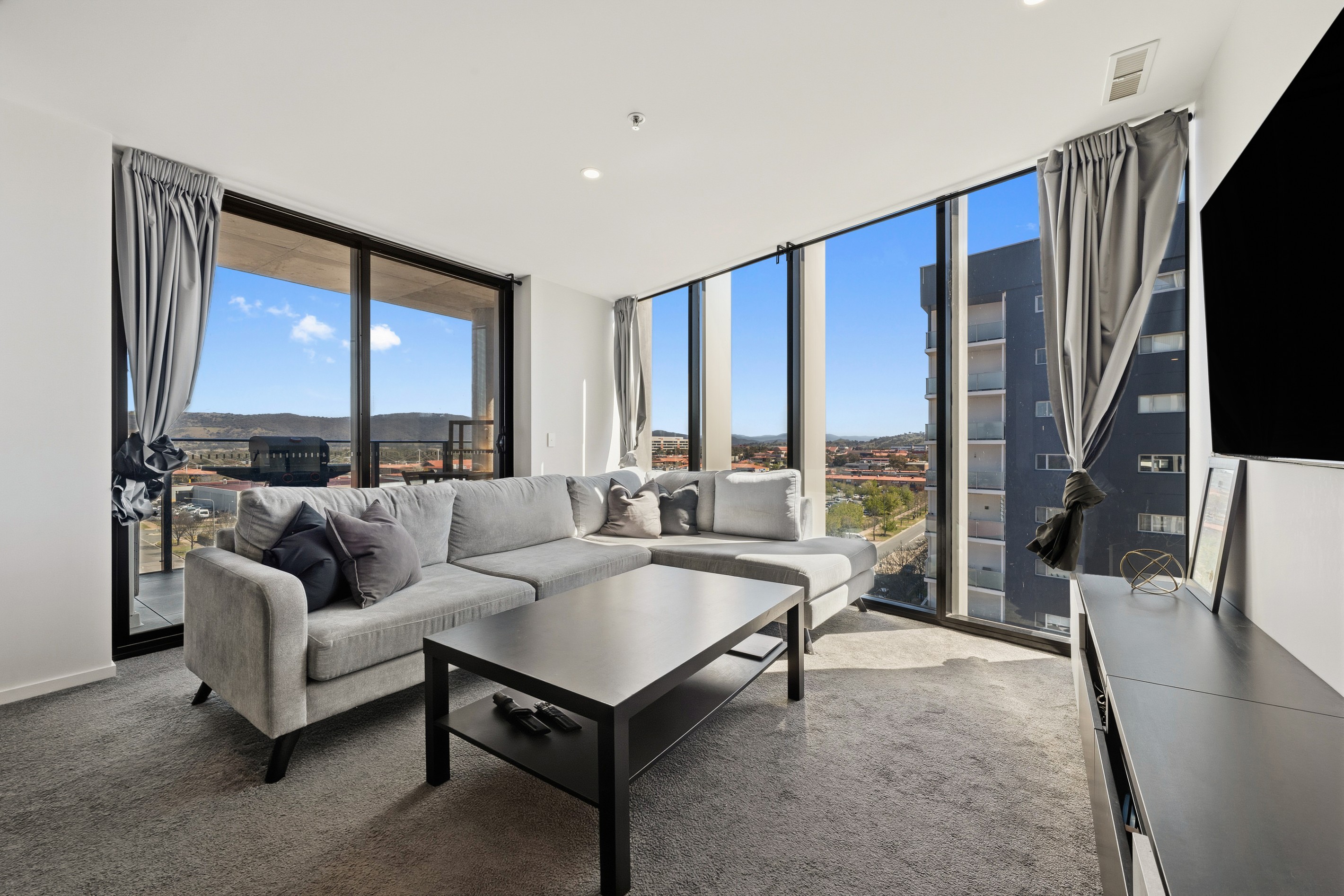 736/335 Anketell Street, Greenway, ACT 2900