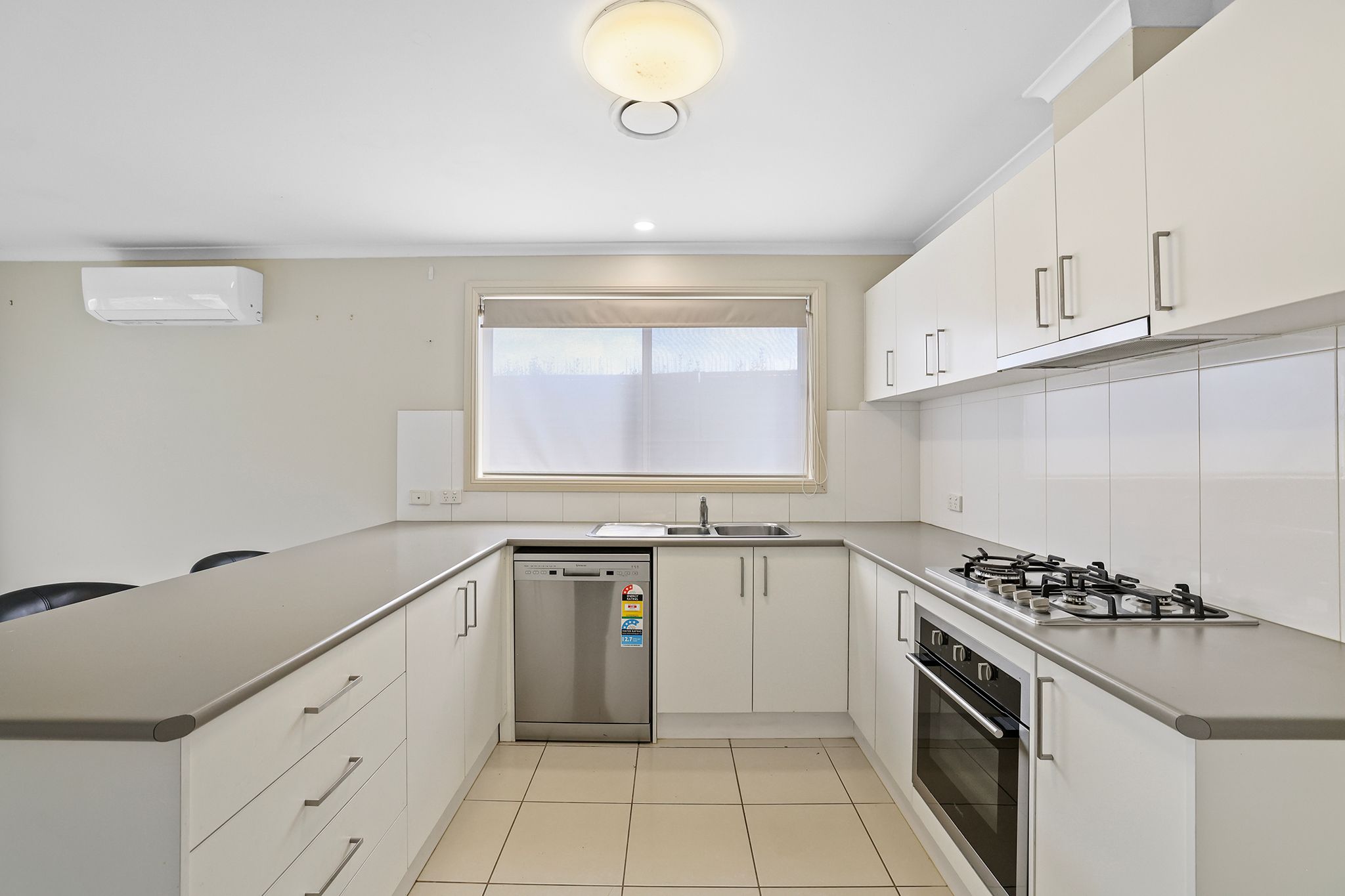 4/1 Hatfield Drive, Drouin, VIC 3818