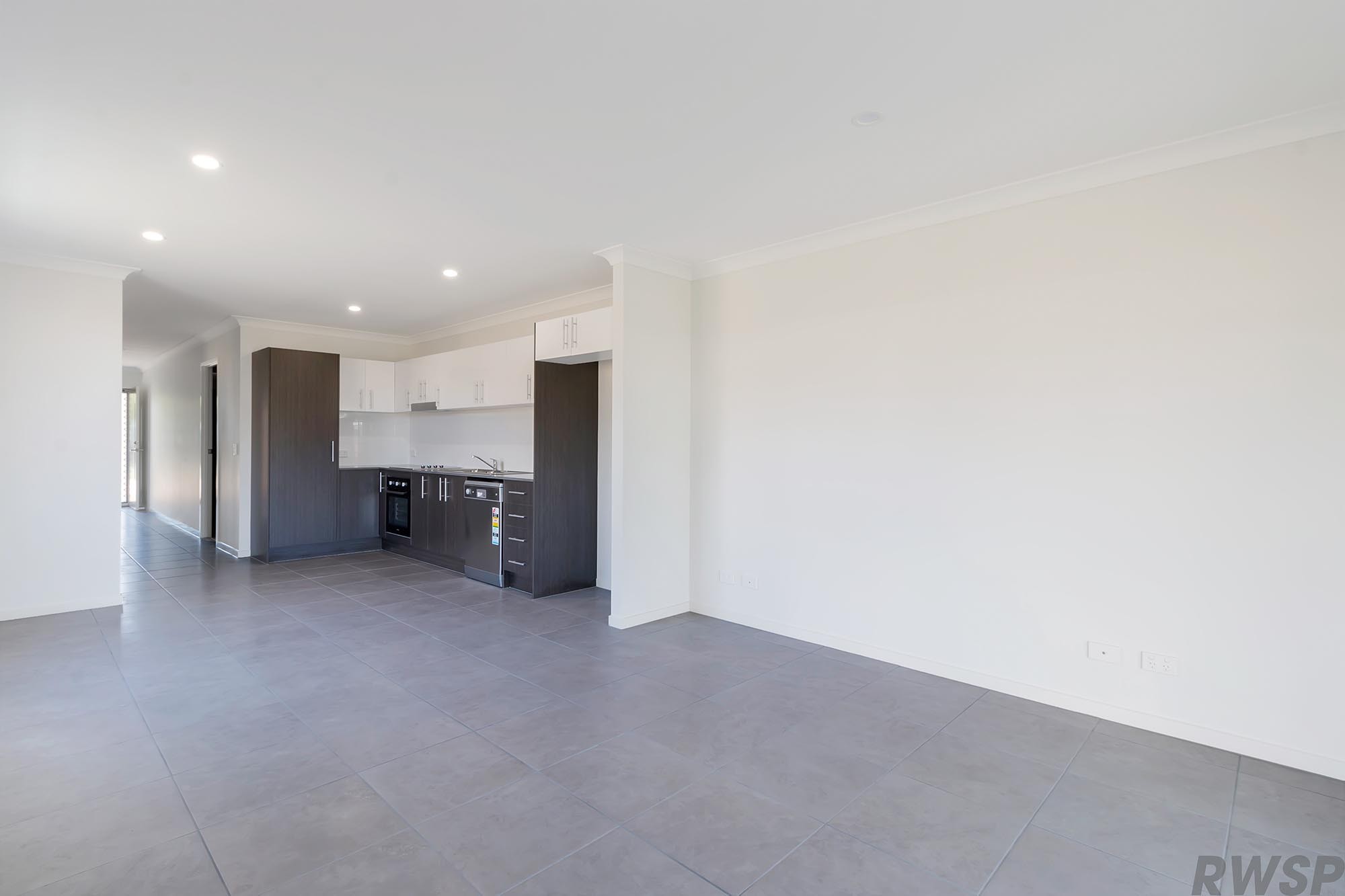 2/235 Edward Street, Flinders View, QLD 4305