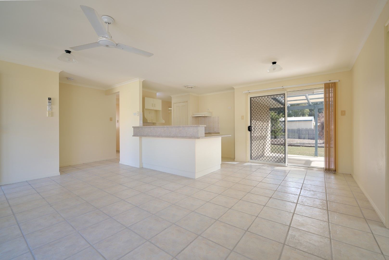 11 Hamilton Drive, Clinton, QLD 4680
