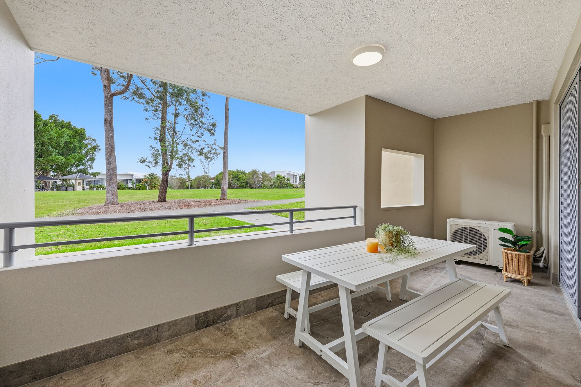 4/10 Valbonne Avenue — photo from Ray White TMG