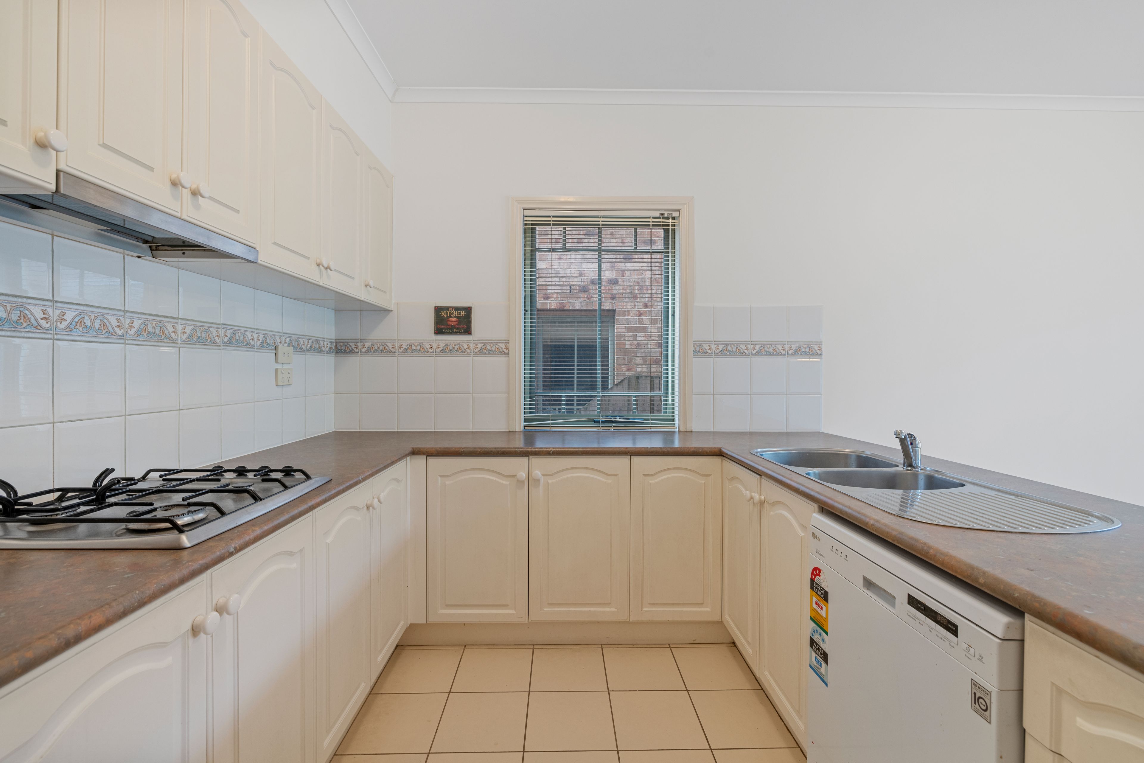 33 Morawa Drive — photo 3 of 7