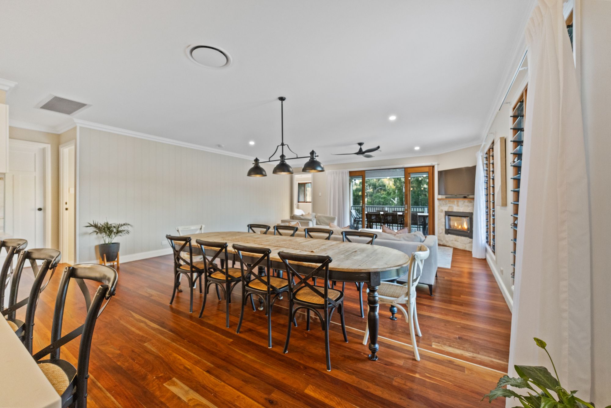 298 Coonowrin Road — photo 11 of 30