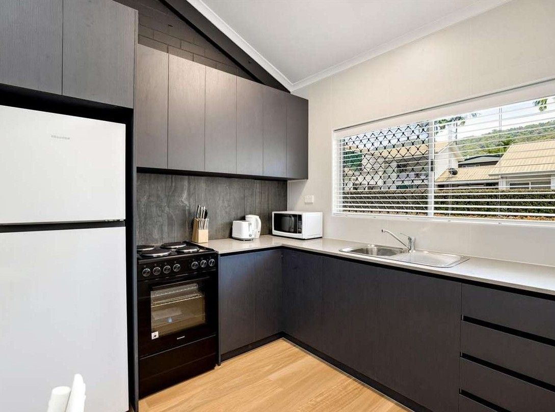 2/5 Crathern Close, Edge Hill, QLD 4870
