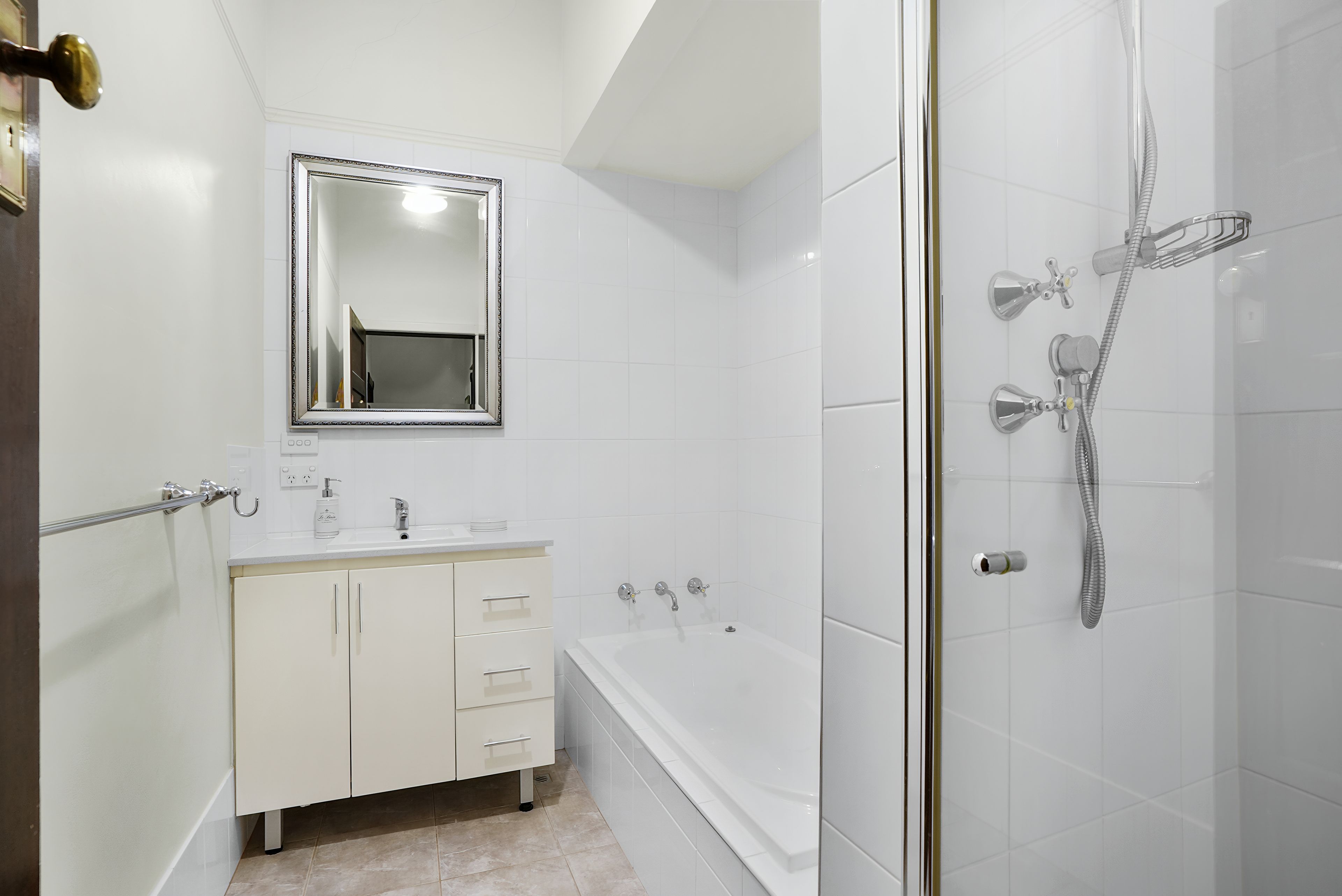 38 Melrose Crescent — photo 17 of 30