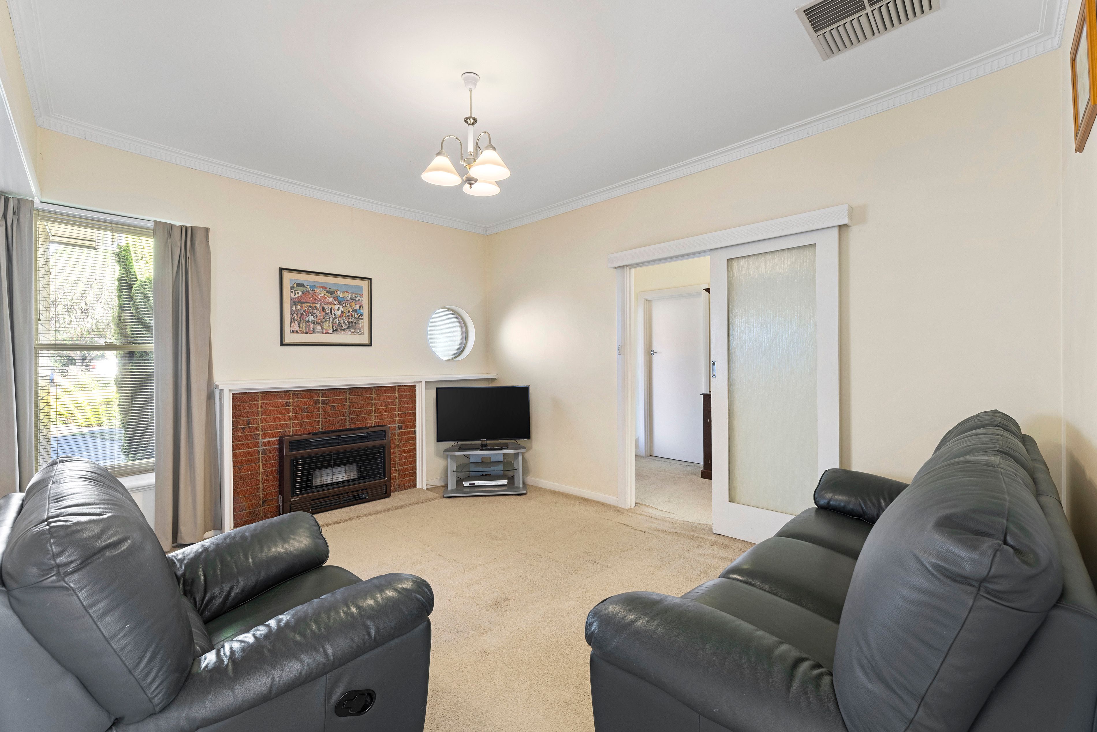 13 Eversley Avenue — photo 5 of 26
