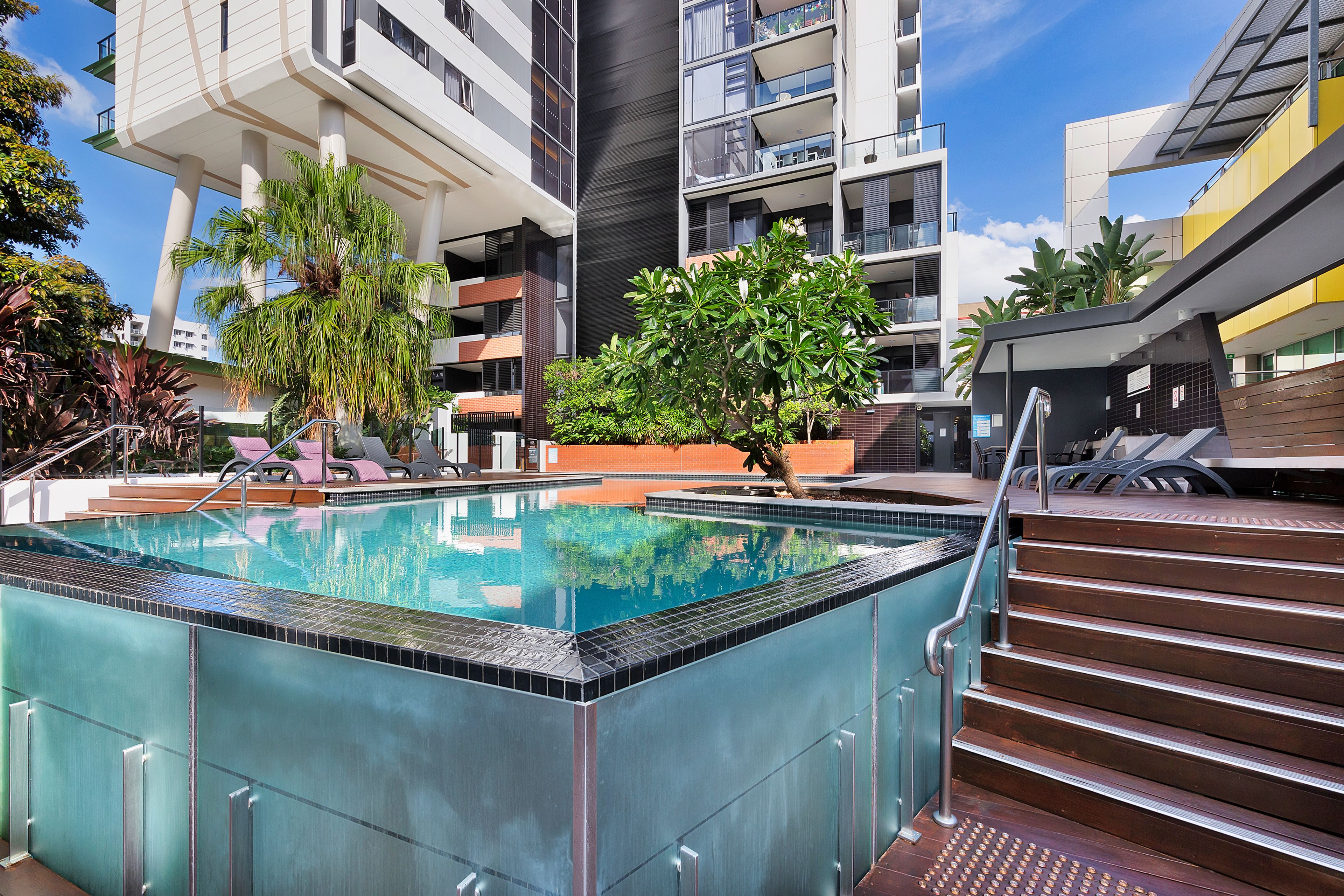 2083/9 Edmondstone Street, South Brisbane, QLD 4101