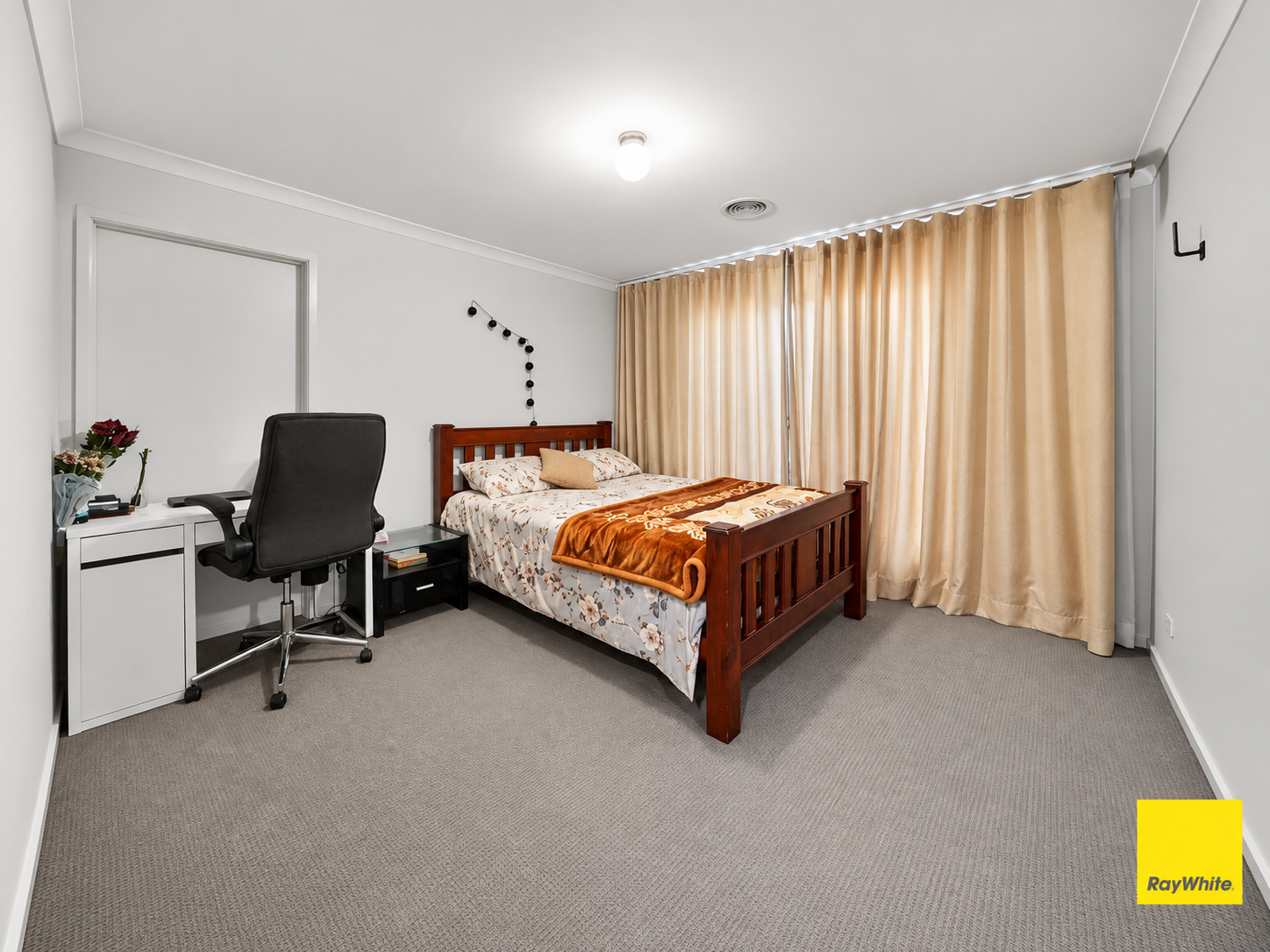 32 Bruny Drive — photo 13 of 22