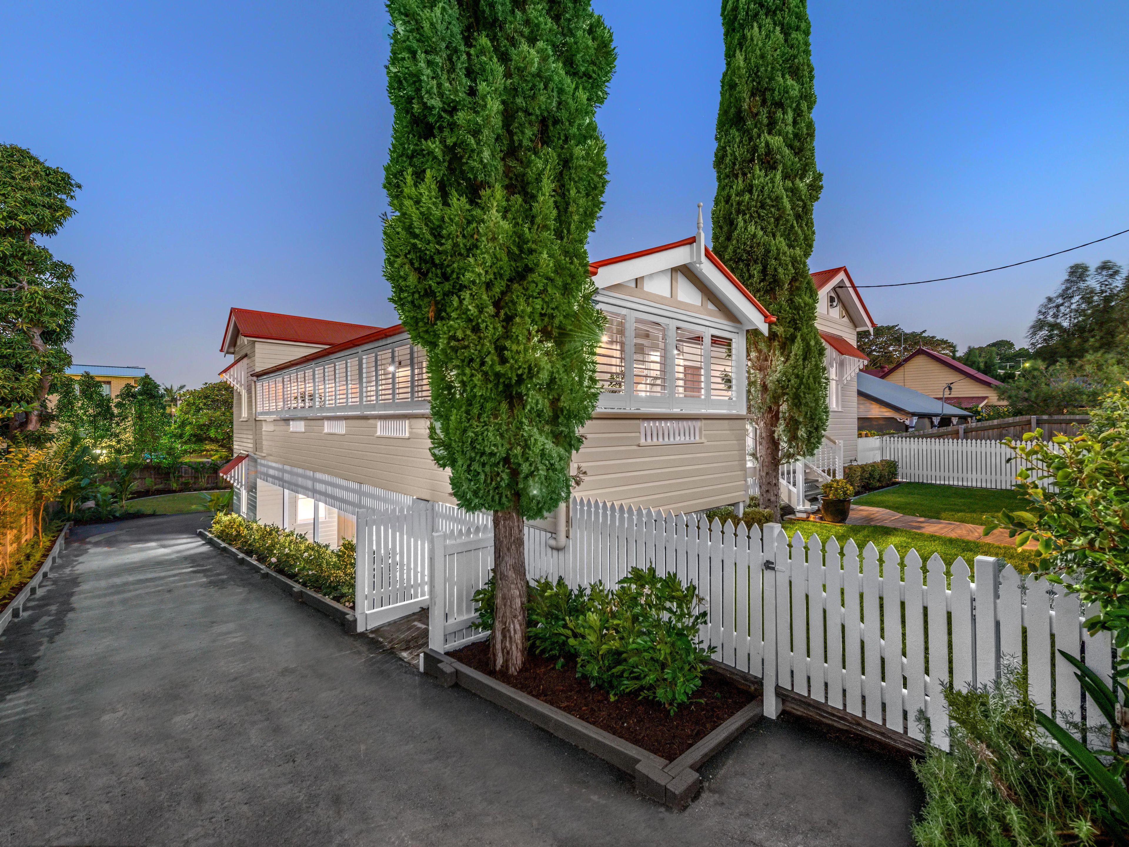 9 Tenth Avenue, Windsor, QLD 4030