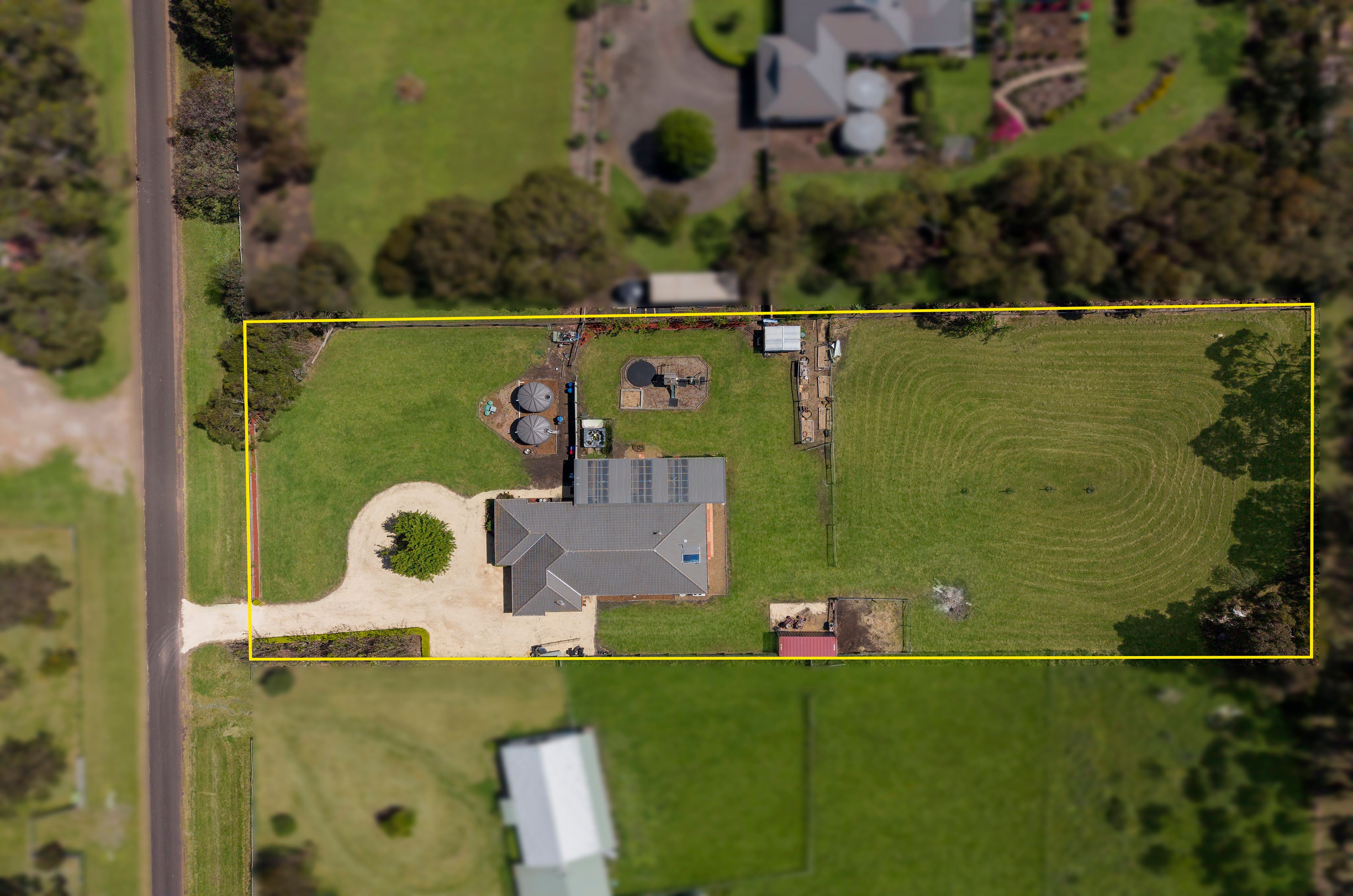 11 Kirkstall-Koroit Road — photo 2 of 13