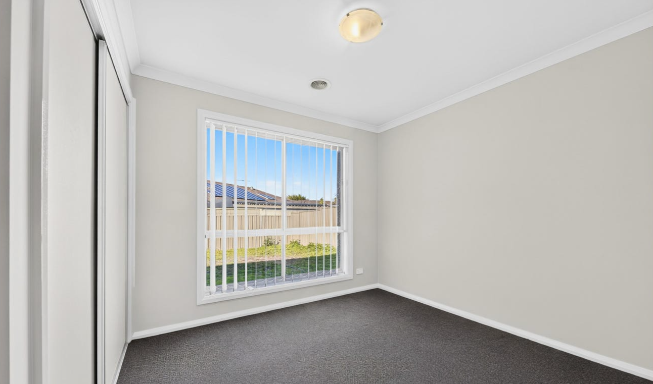 7 Nassella Close — photo 10 of 13