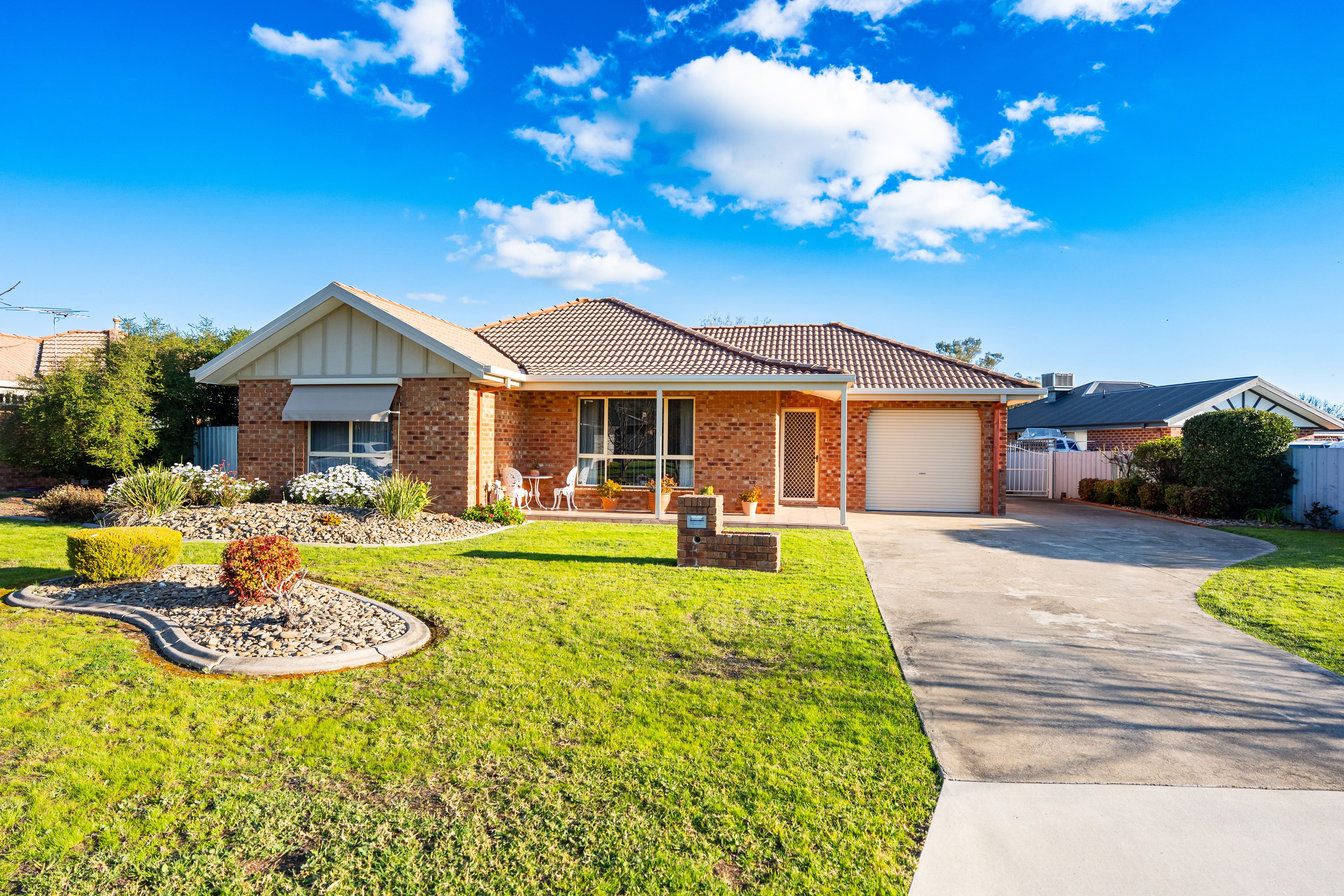 1 Creighton Court — photo from Ray White Albury North