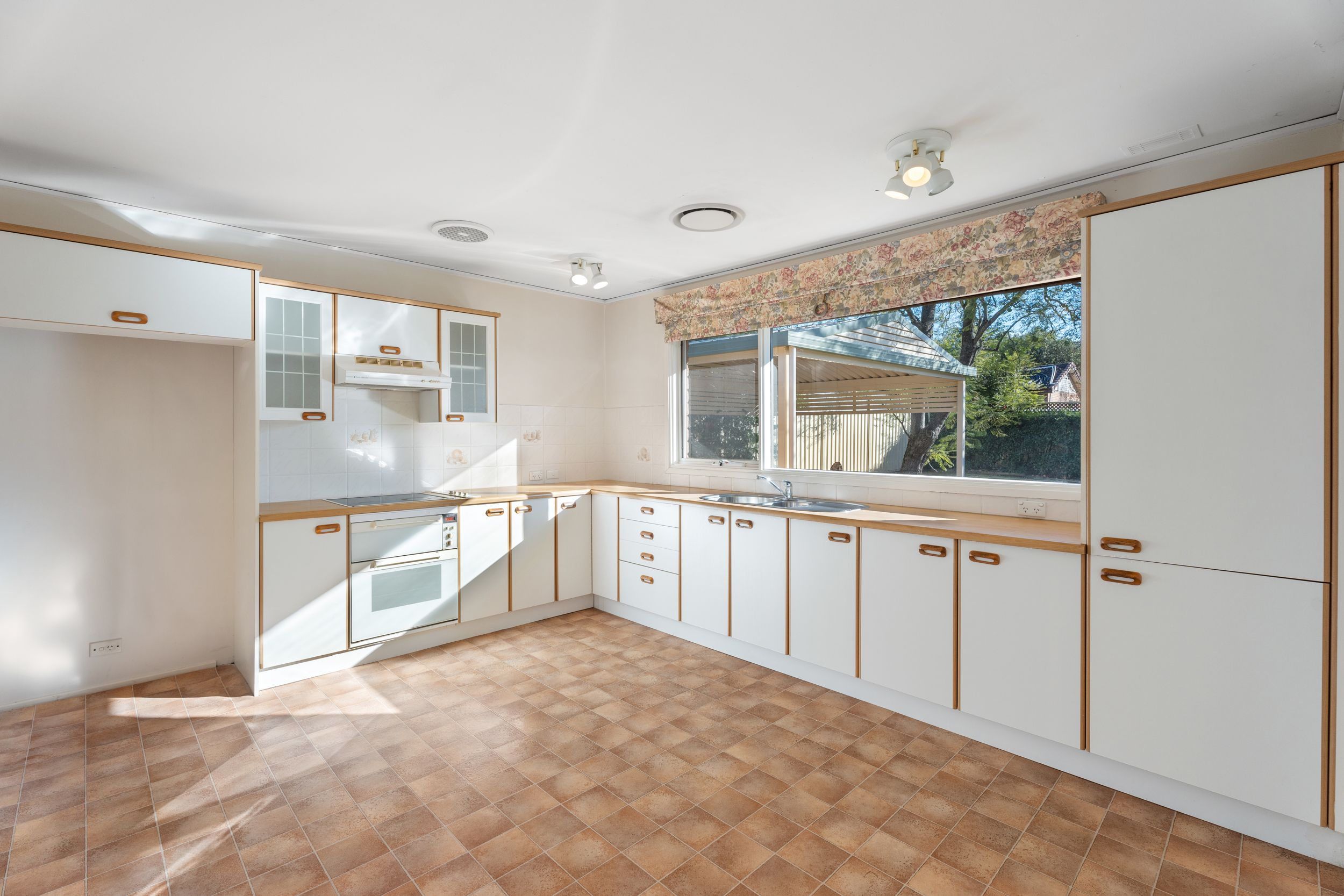 32 Hillview Avenue, South Penrith, NSW