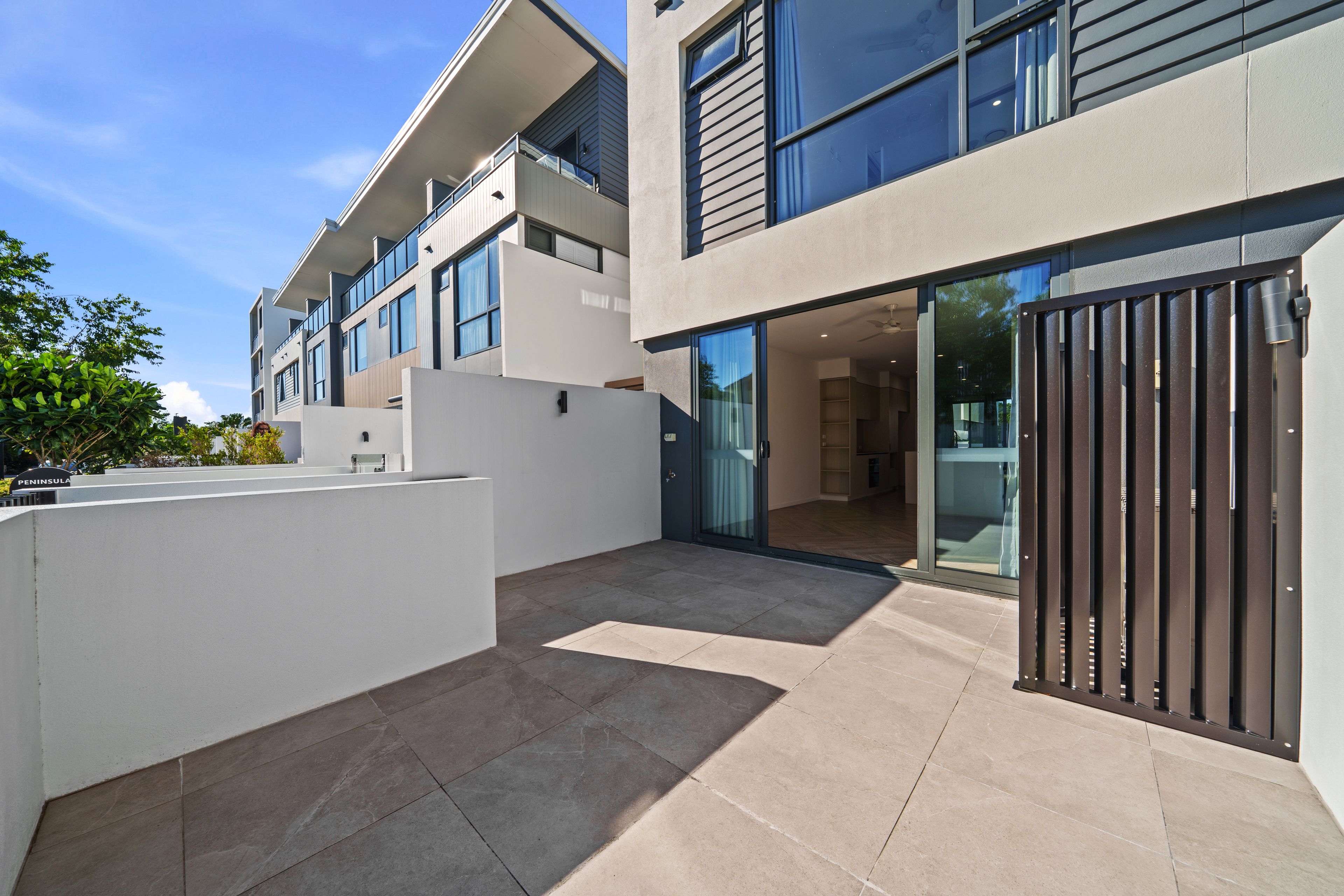 5604 Harbourview Drive — photo 5 of 29