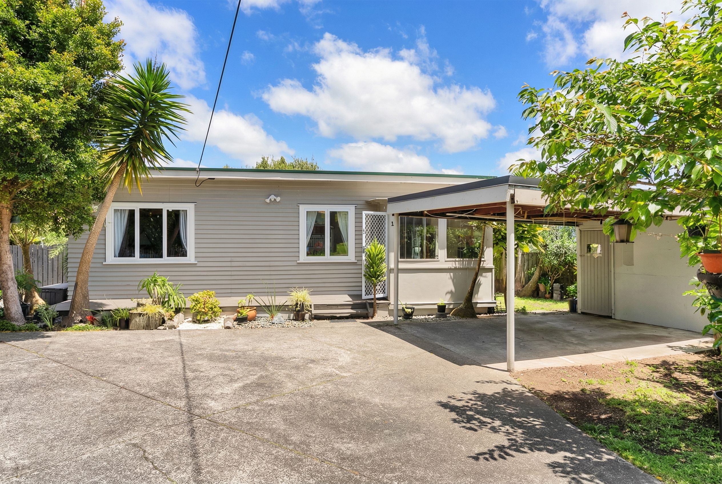 1/137A View Road, Sunnyvale, Waitakere City