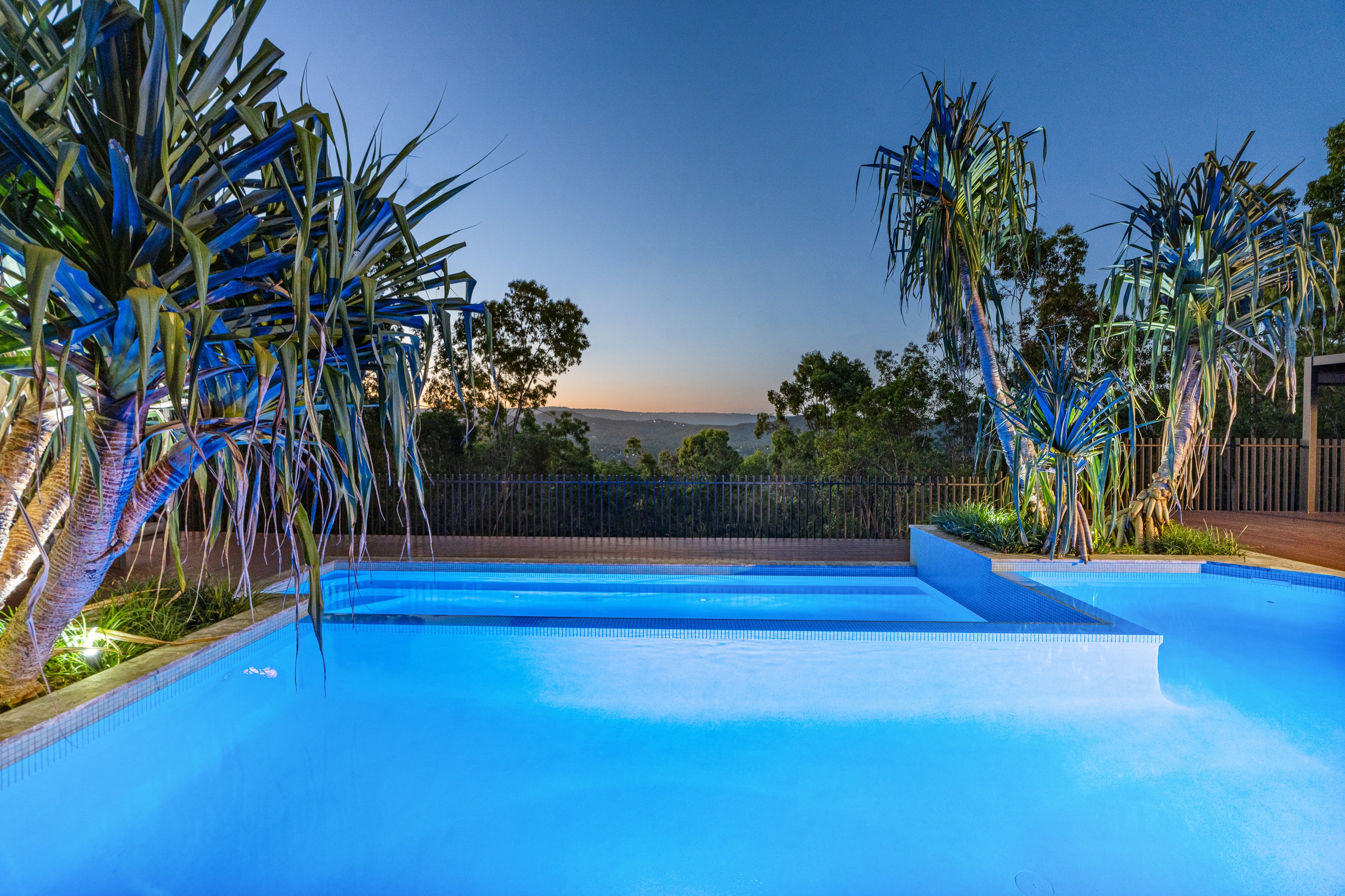 4/2 Ridgeline Way, Highland Park, QLD 4211