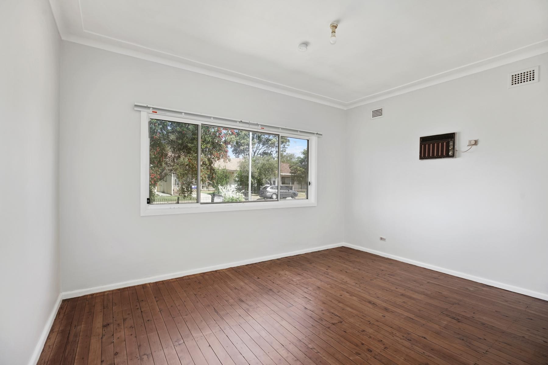 1 White Parade, St Marys, NSW 2760