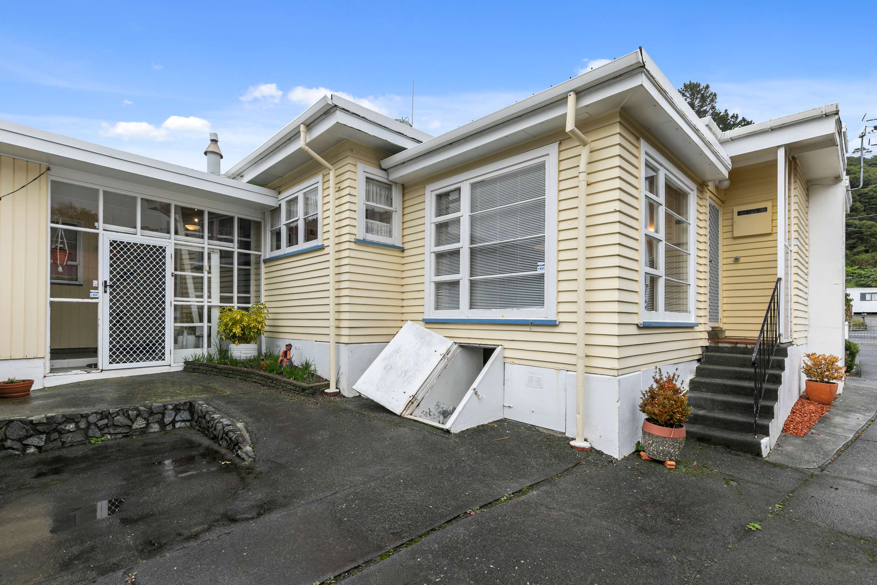 124 Wellington Road, Wainuiomata, Lower Hutt City Real Estate Ray