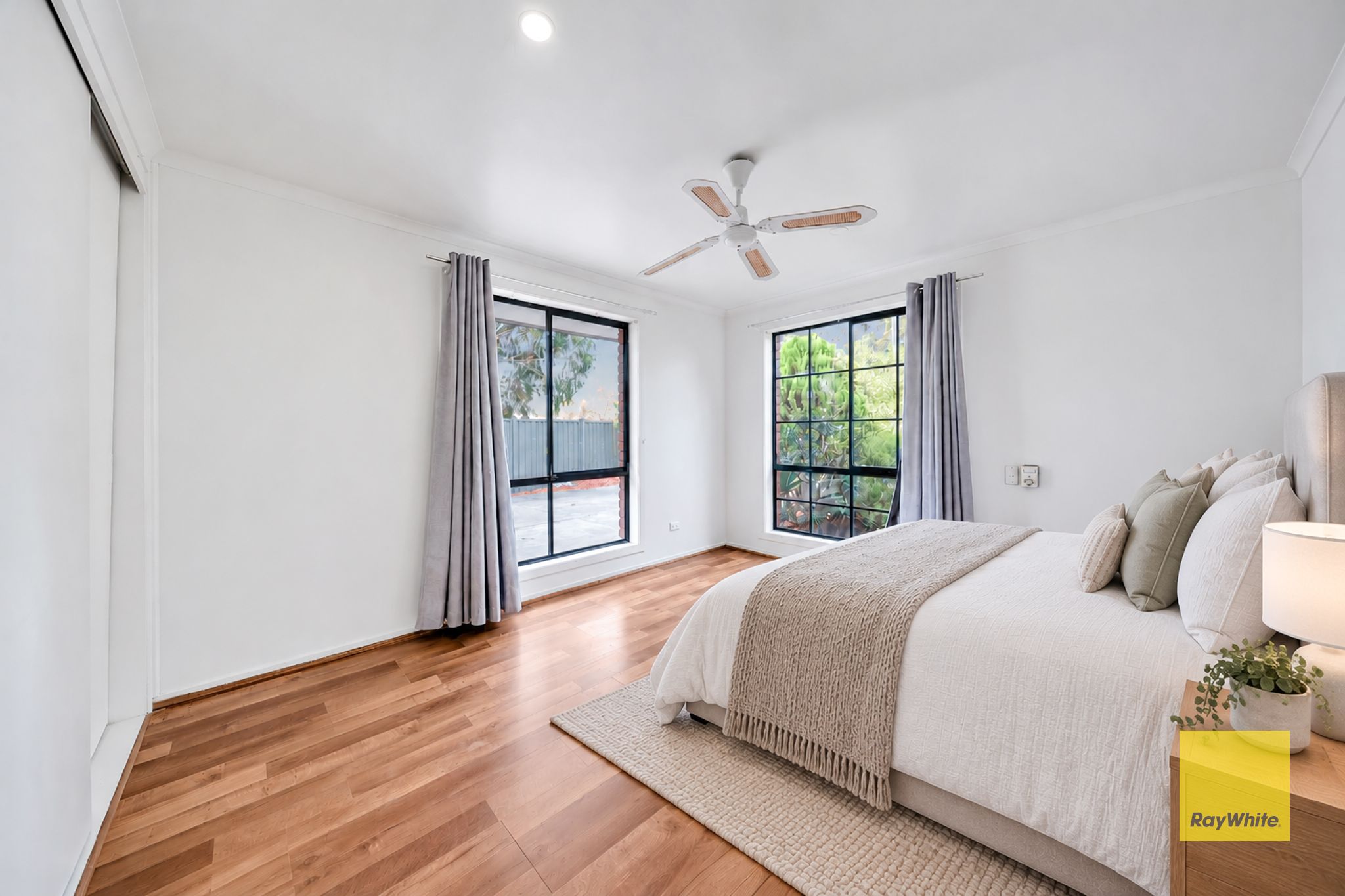 8 Callander Crescent — photo 12 of 24