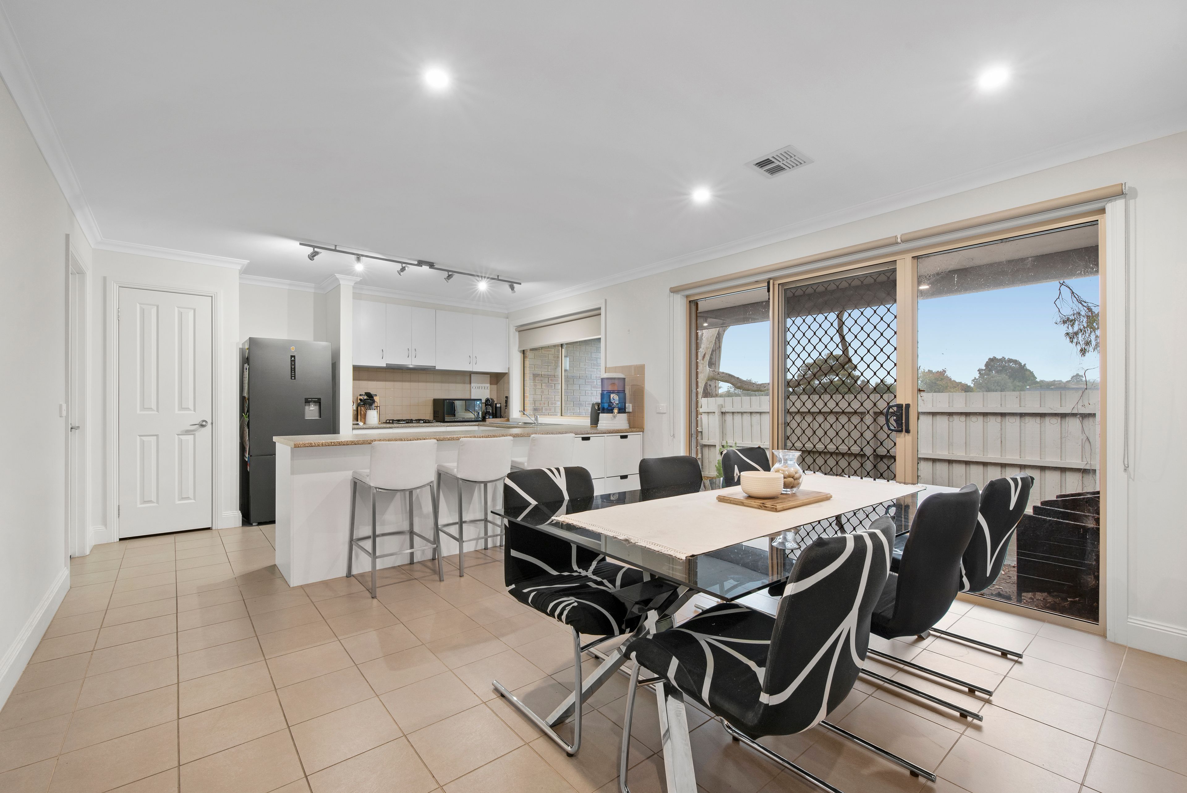 1 Emerson Street, Glen Waverley, VIC 3150
