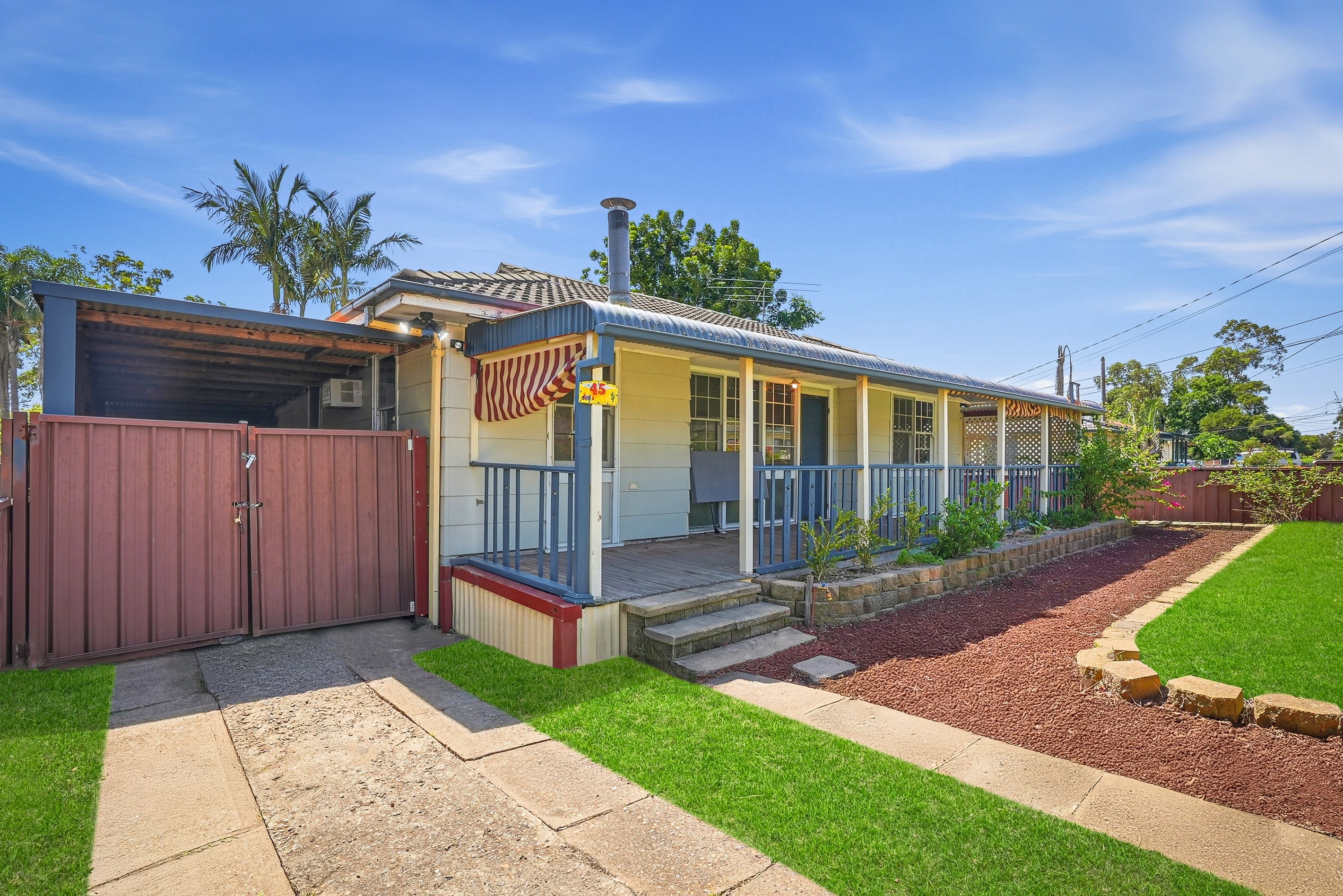 45 Mariana Crescent, Lethbridge Park, NSW 2770