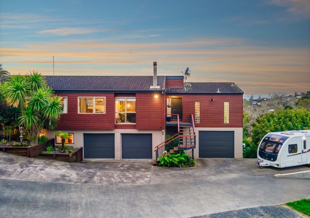 47 Haseler Crescent, Mellons Bay, Manukau City
