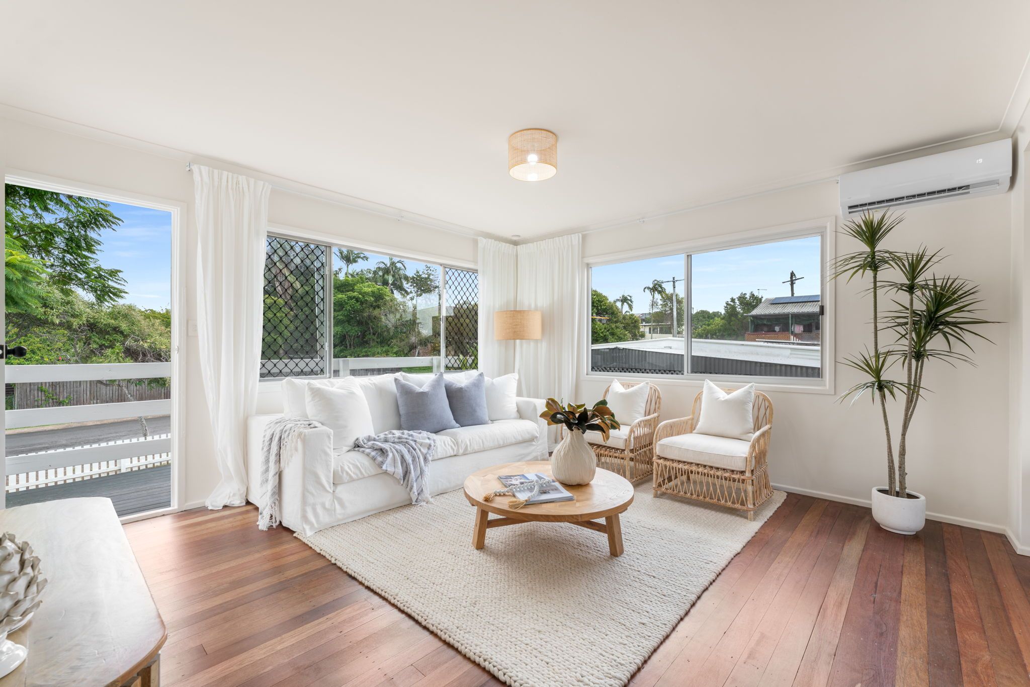 17 Poinciana Street, Kingston, QLD 4114