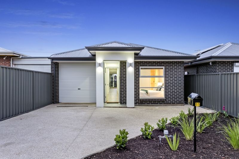 11 Windsor Avenue, Clearview SA 5085