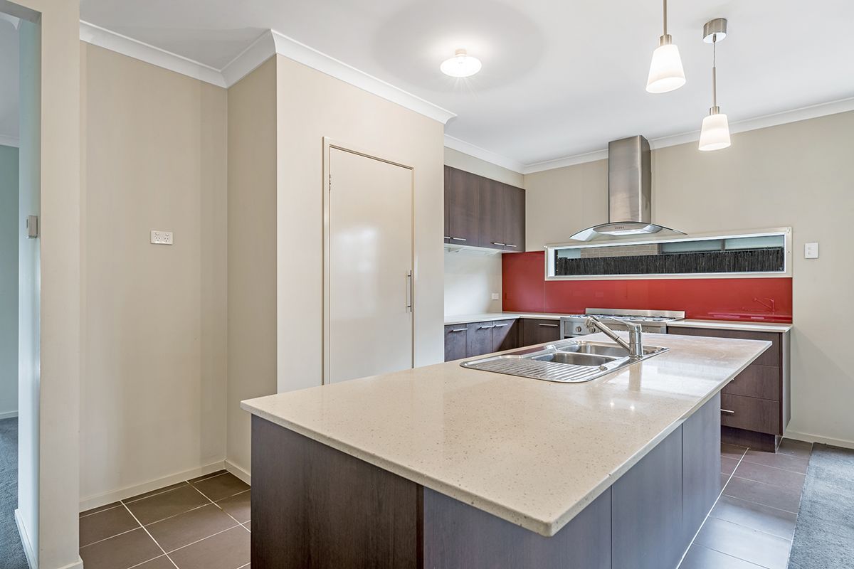95 Charteris Drive, Craigieburn, VIC 3064