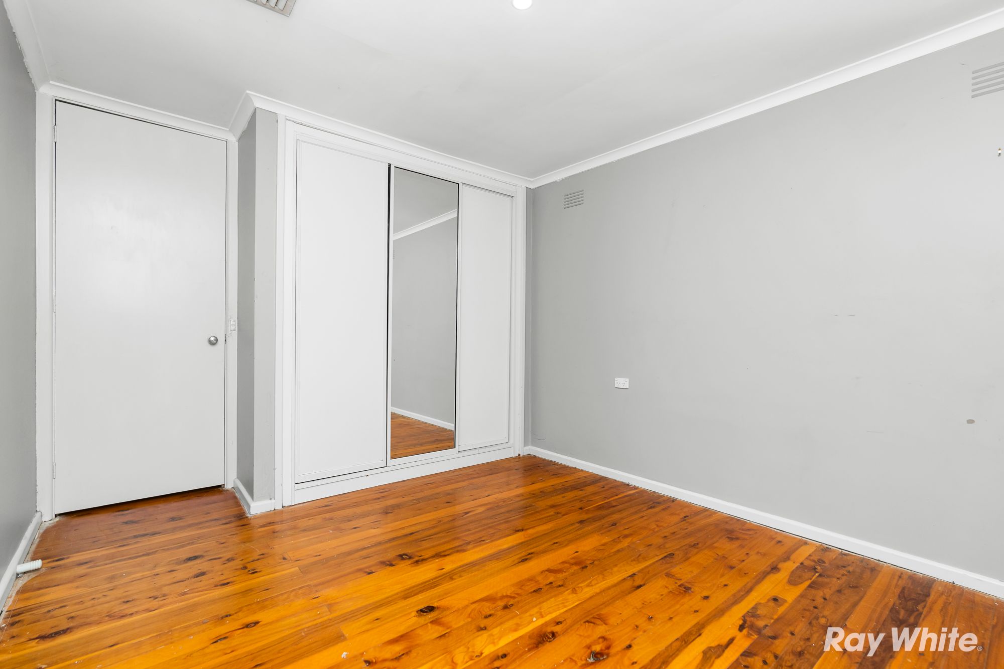 48 Elizabeth Avenue — photo 10 of 16