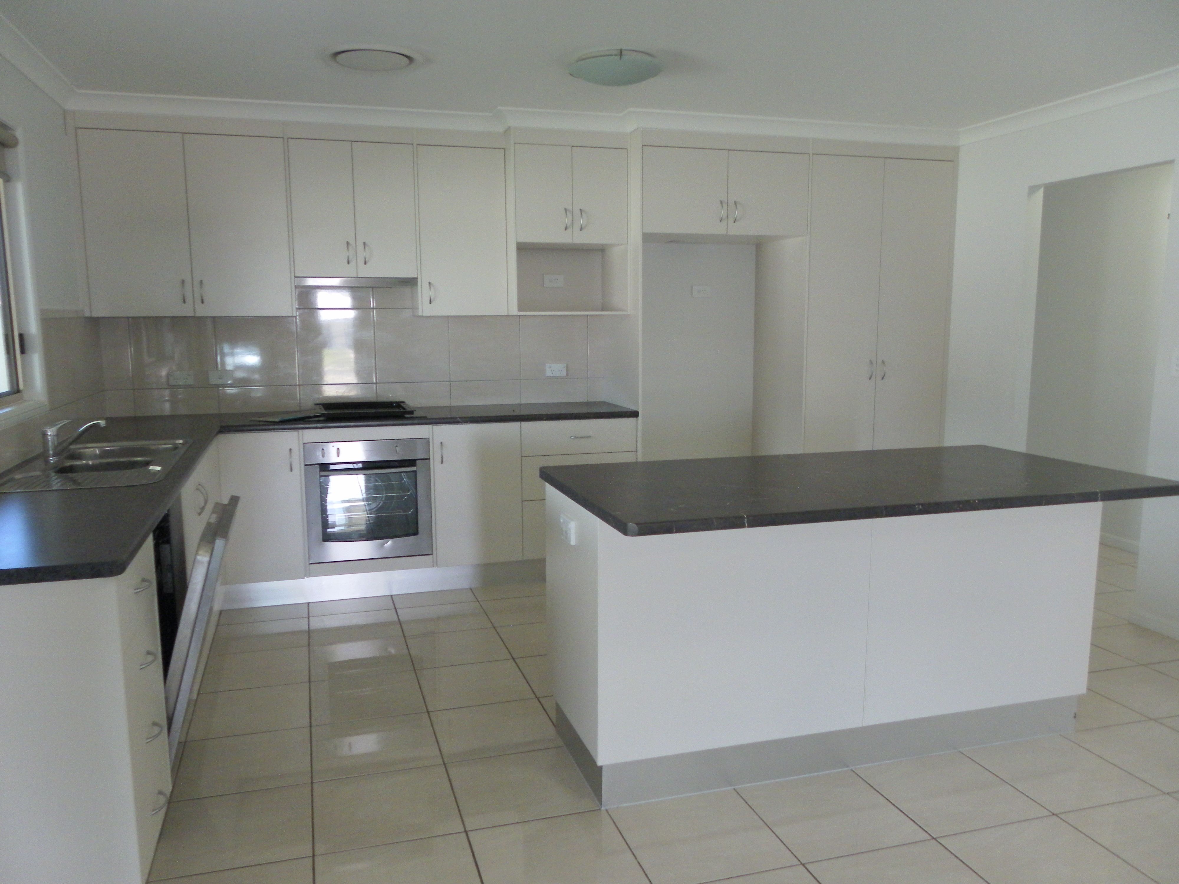 10 Singleton Court, Emerald, QLD 4720