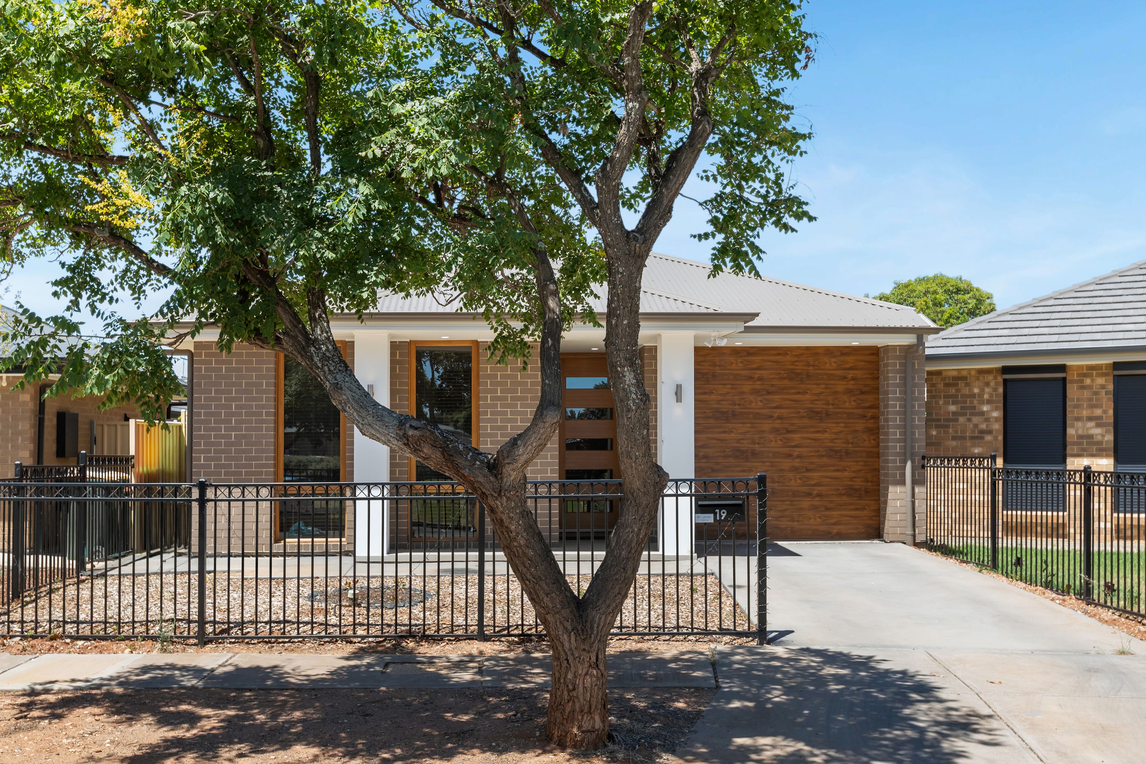 19 Roberts Crescent, Smithfield Plains, SA 5114