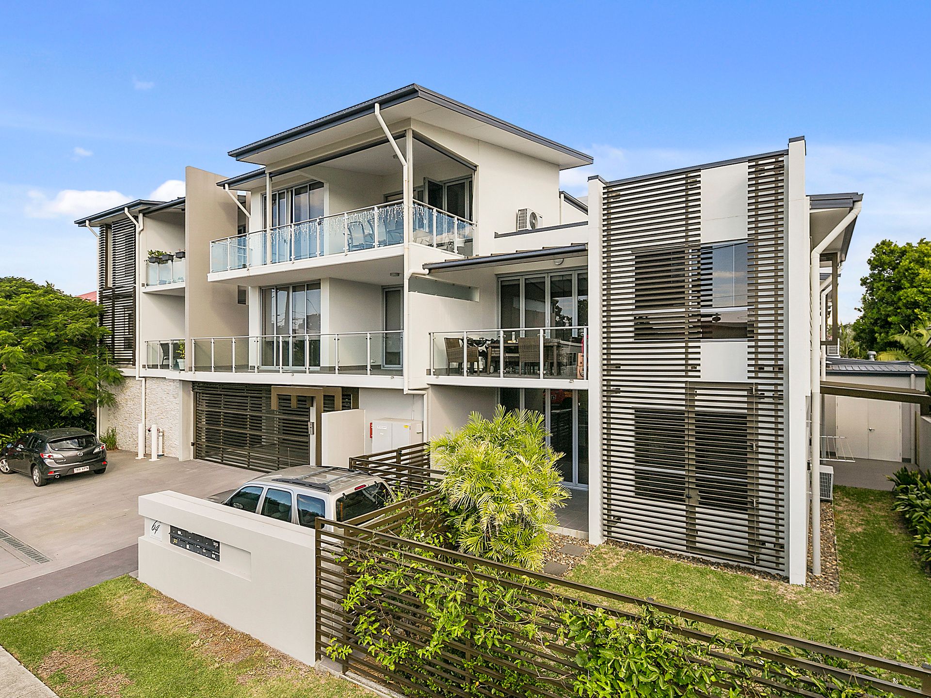 64 Barton Road, Hawthorne QLD 4171