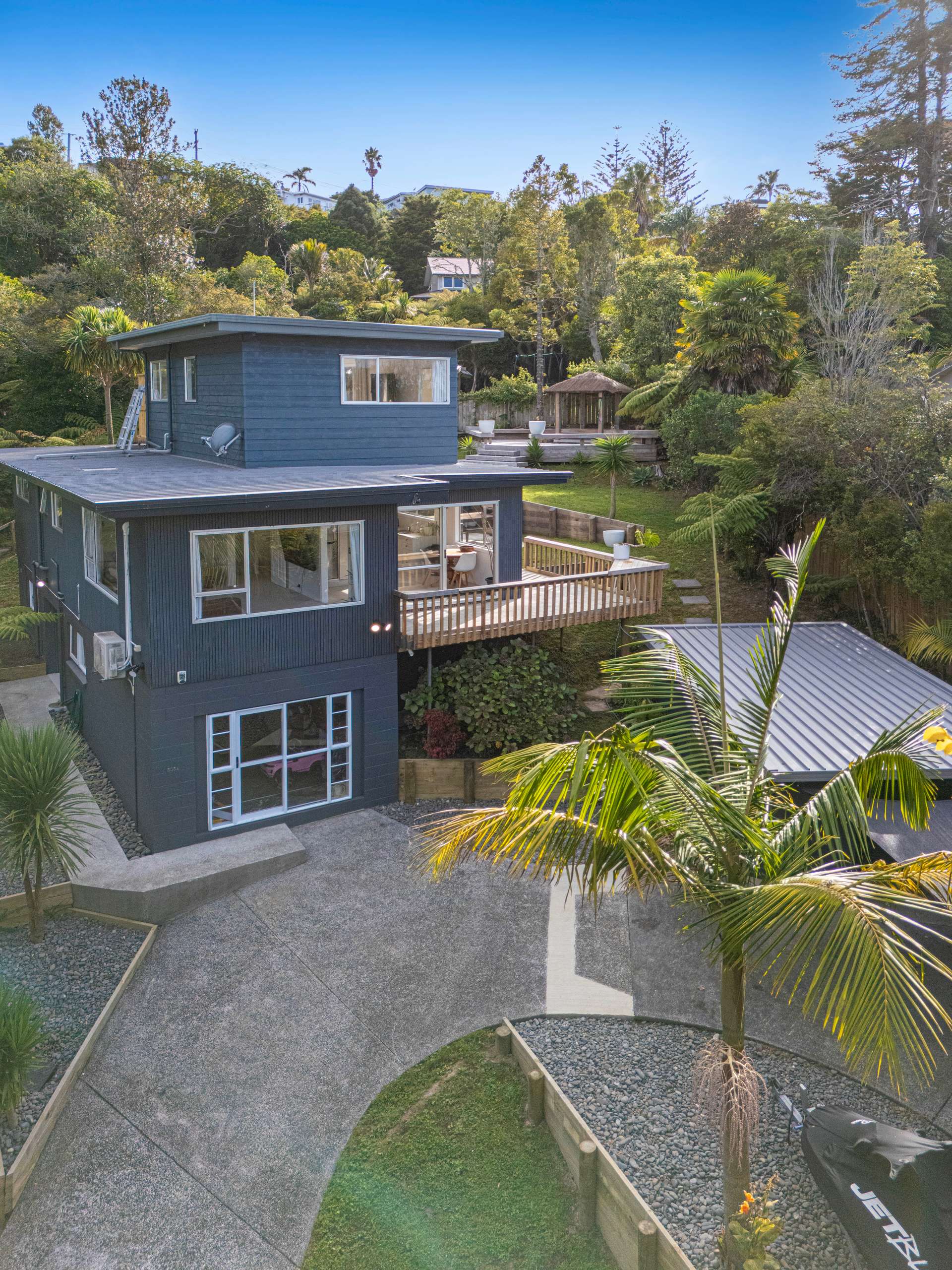 806A Beach Road photo 31