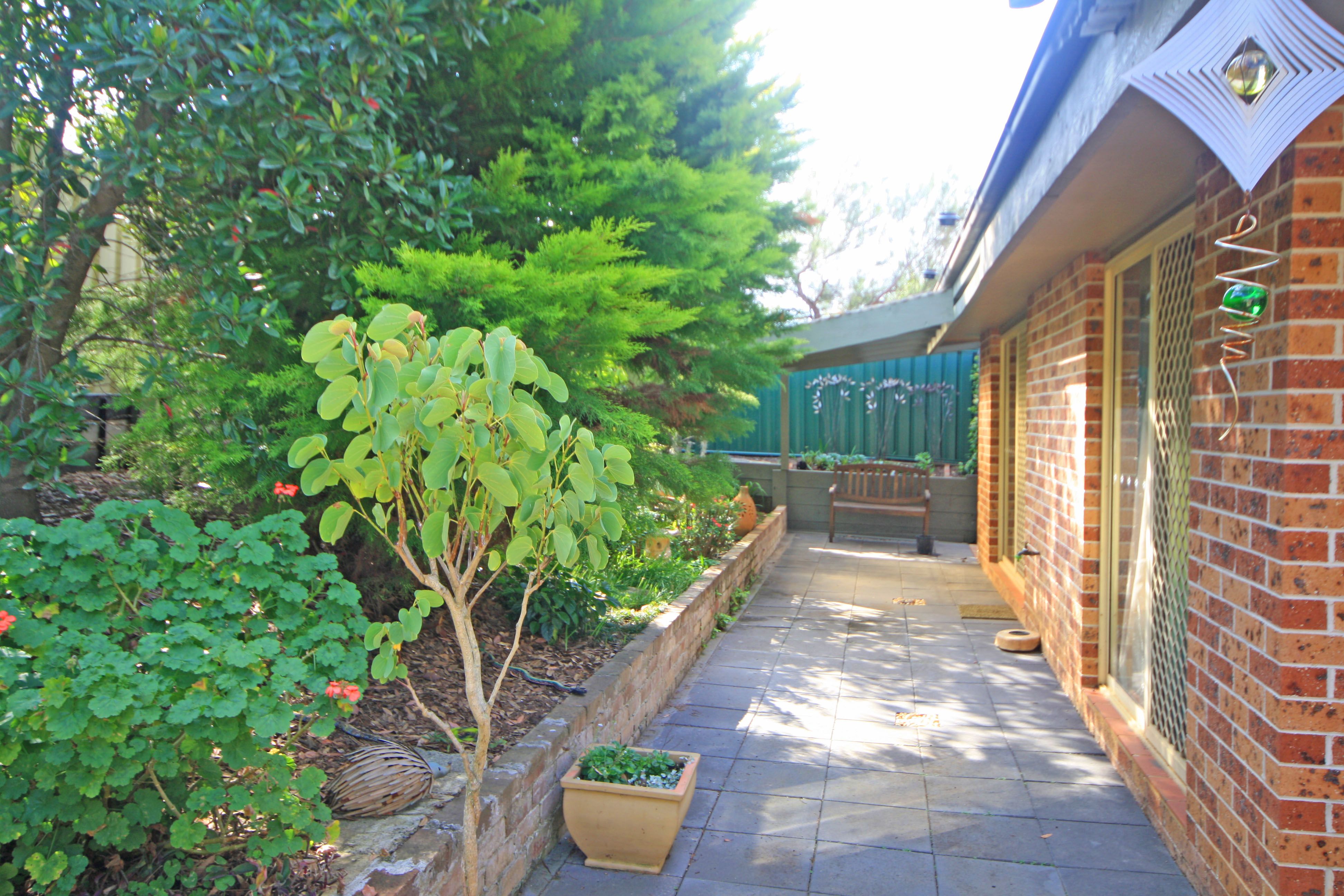 131 Harrow Road, Glenfield, NSW 2167