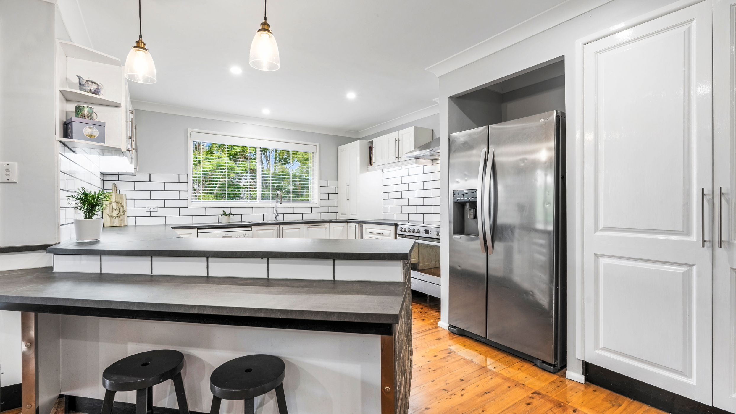 7 Duffy Avenue — photo 4 of 15