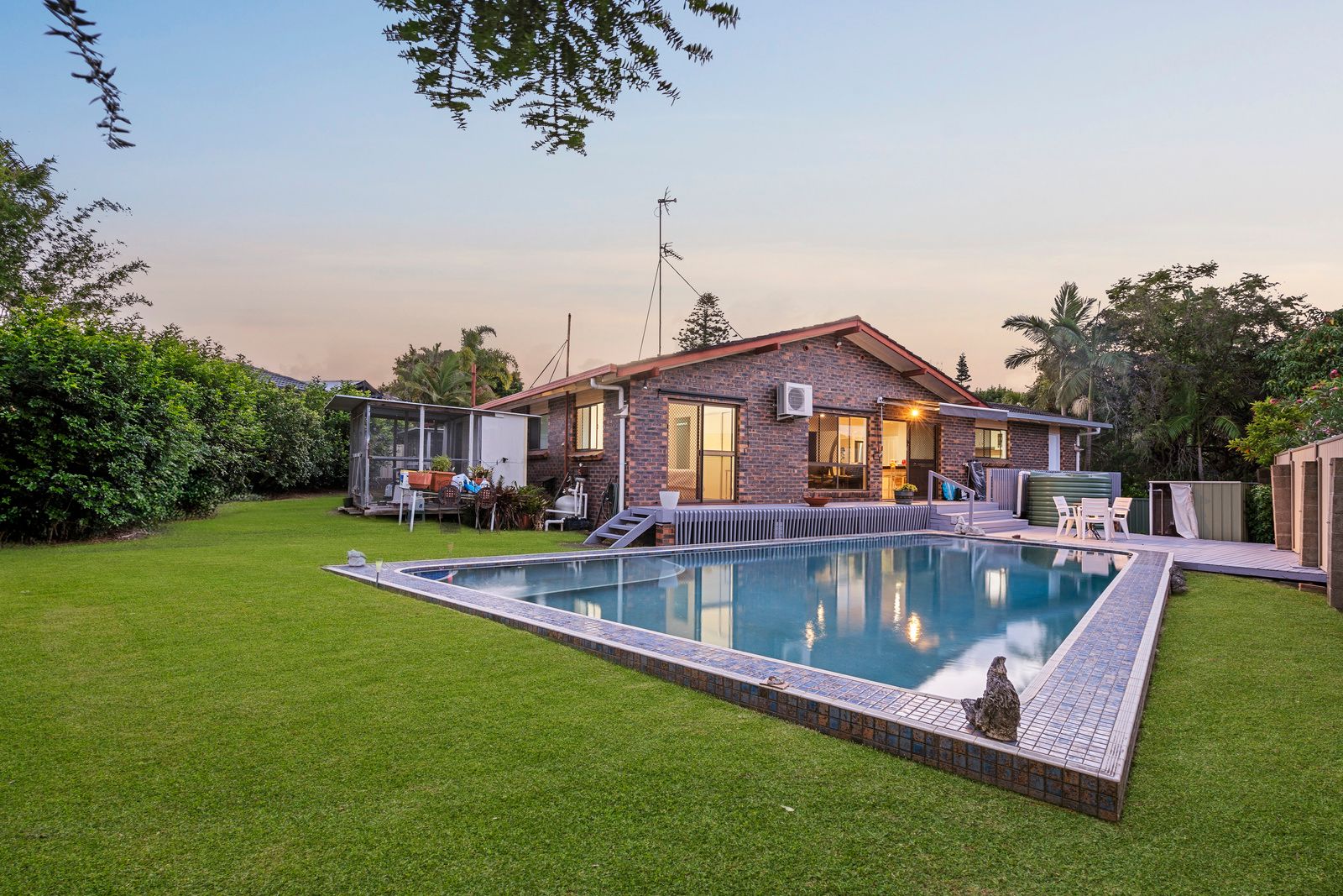 17 Rumbalara Avenue, Ashmore, QLD 4214