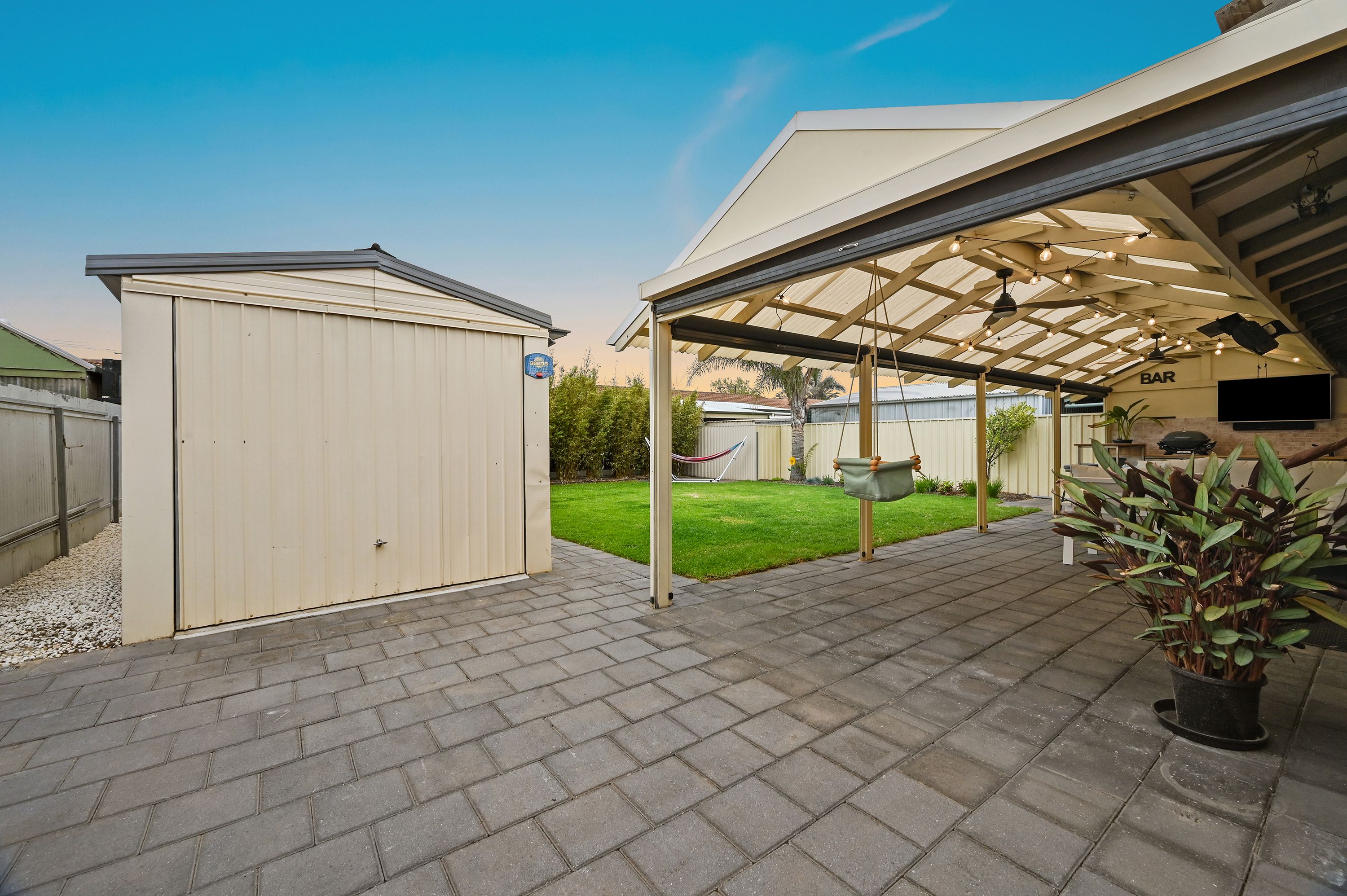 2 Jena Close — photo 17 of 25