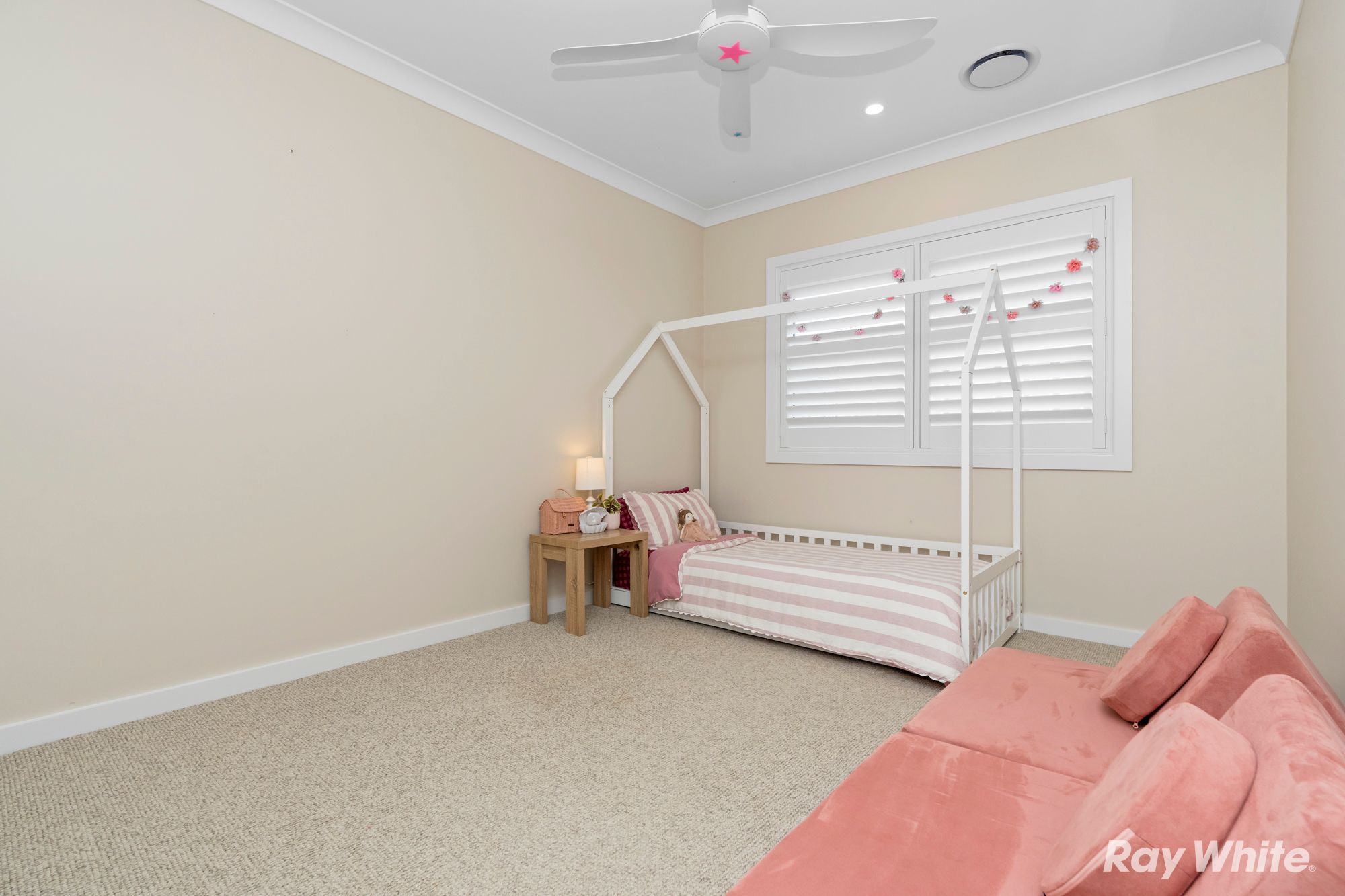 11 Lawrence Avenue — photo 17 of 25
