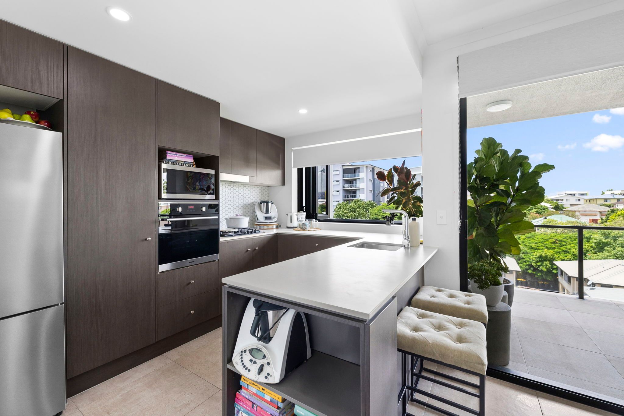 501/16 Curwen Terrace — photo 4 of 9