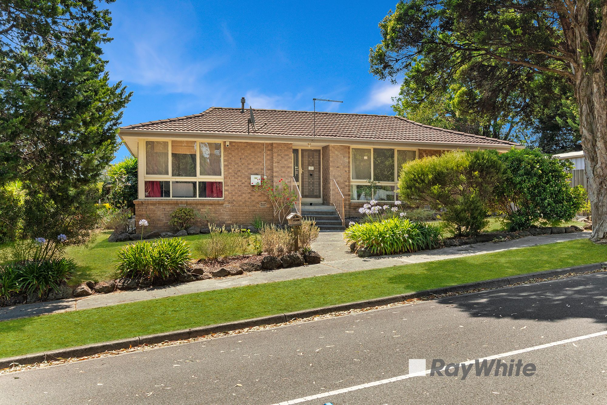 42 Saxonwood Drive, Narre Warren, VIC 3805