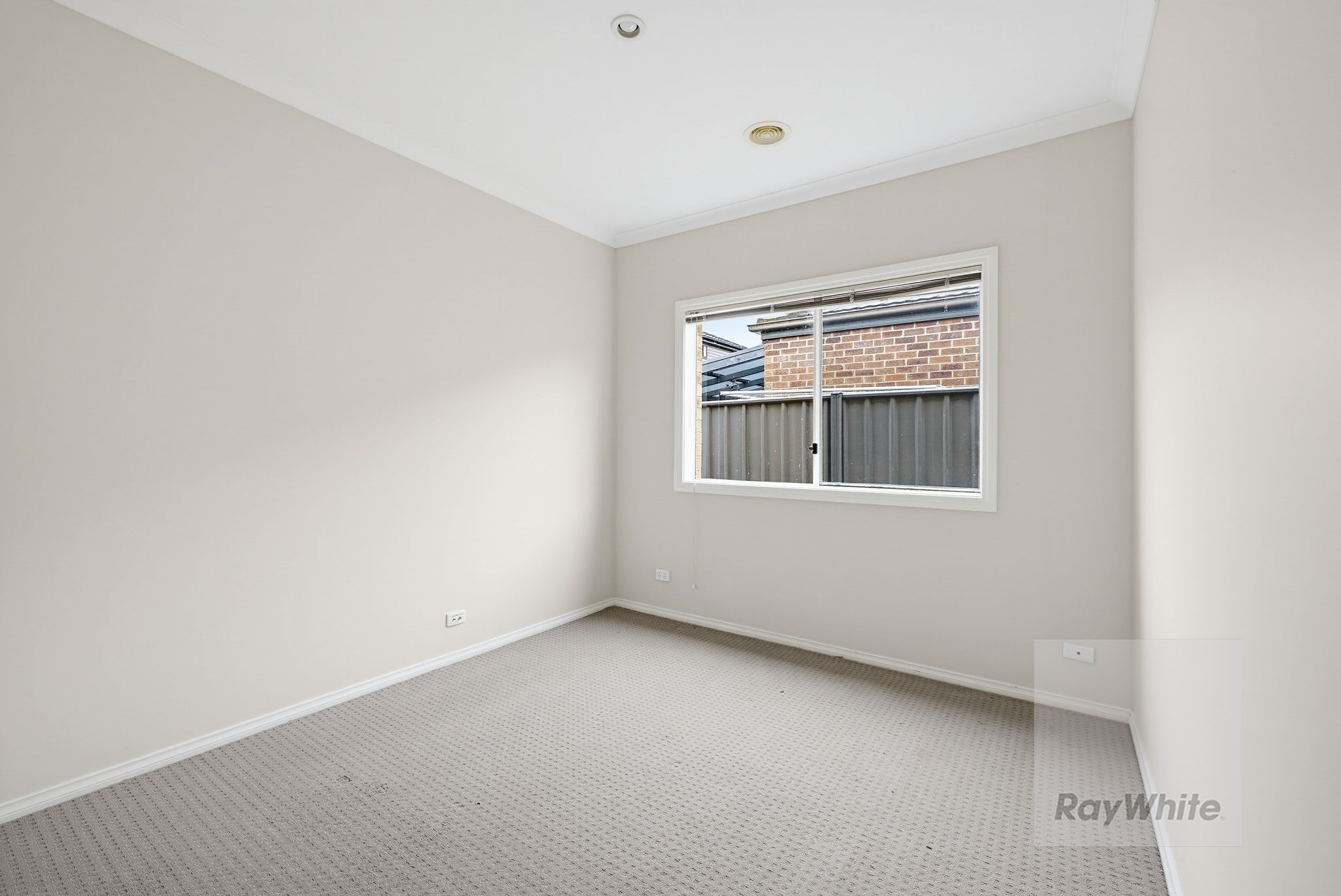 32 Yoemans Drive — photo 8 of 12