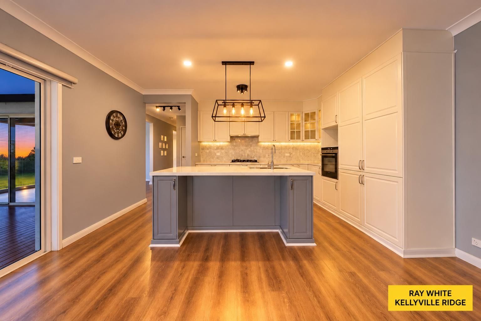 21 Seaford Cct, — photo 4 of 9