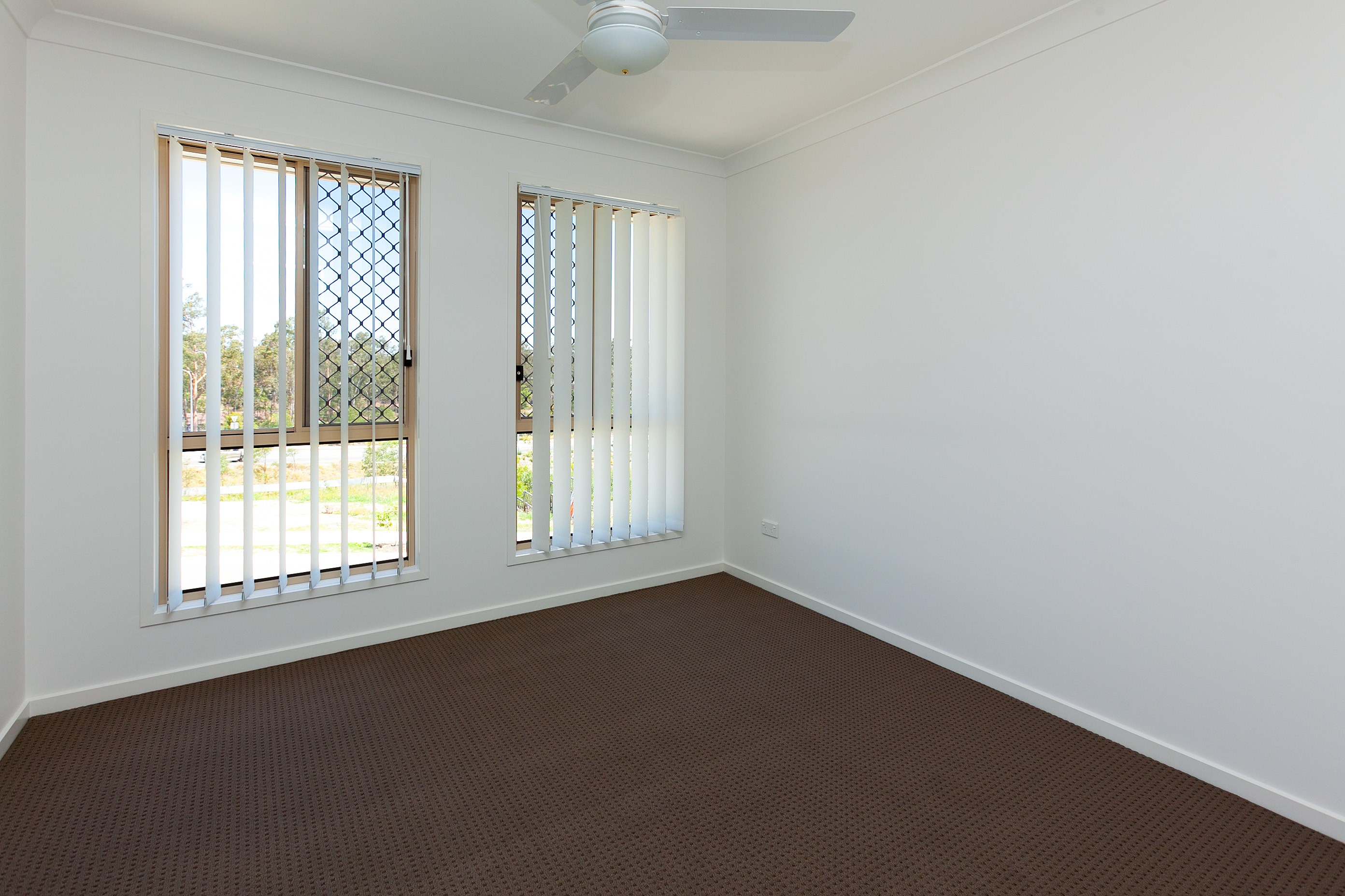 1/9 Groeschel Court, Goodna, QLD 4300