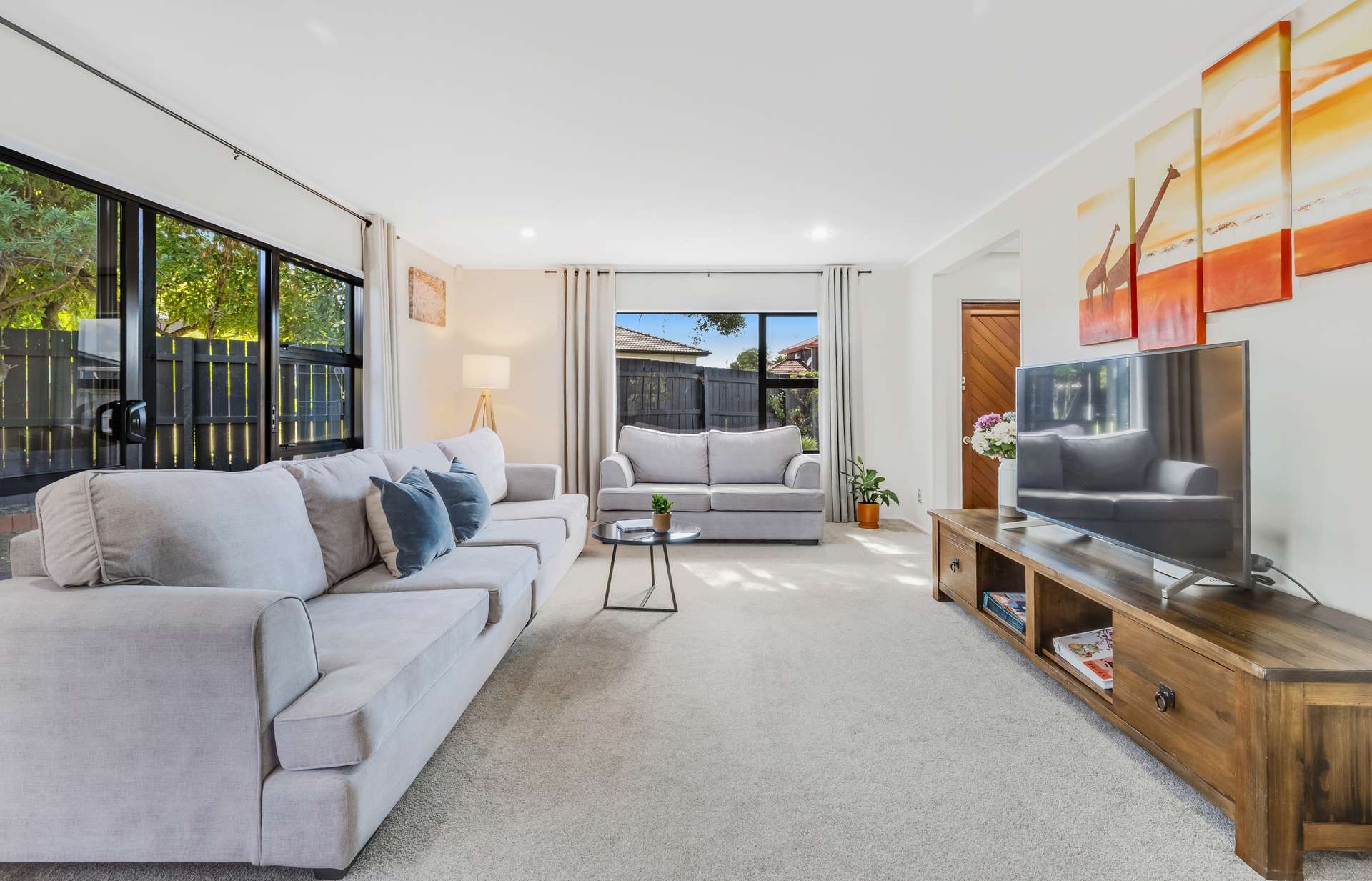 25B Channing Crescent photo 3