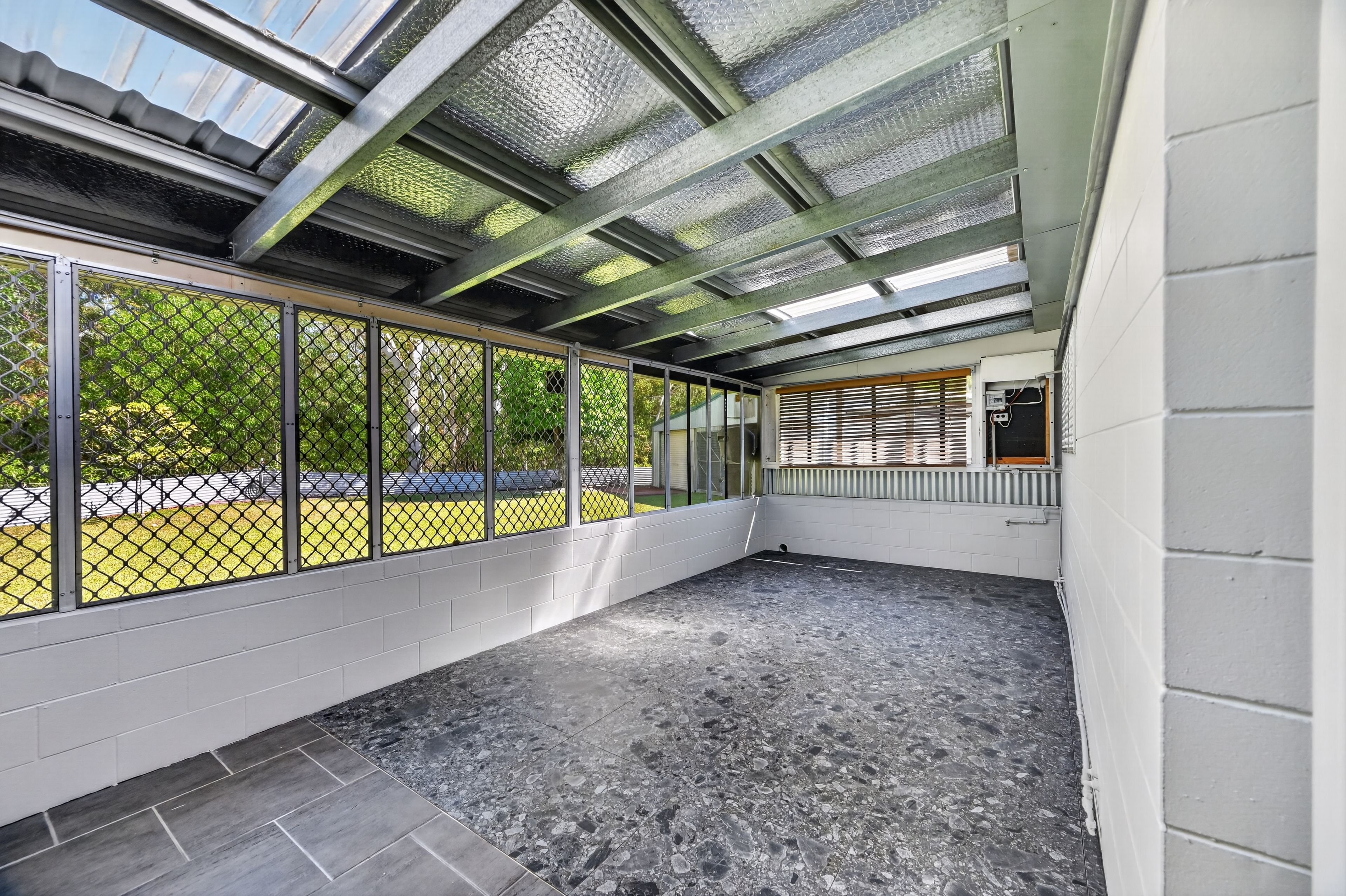 14 Laura Court — photo 17 of 28