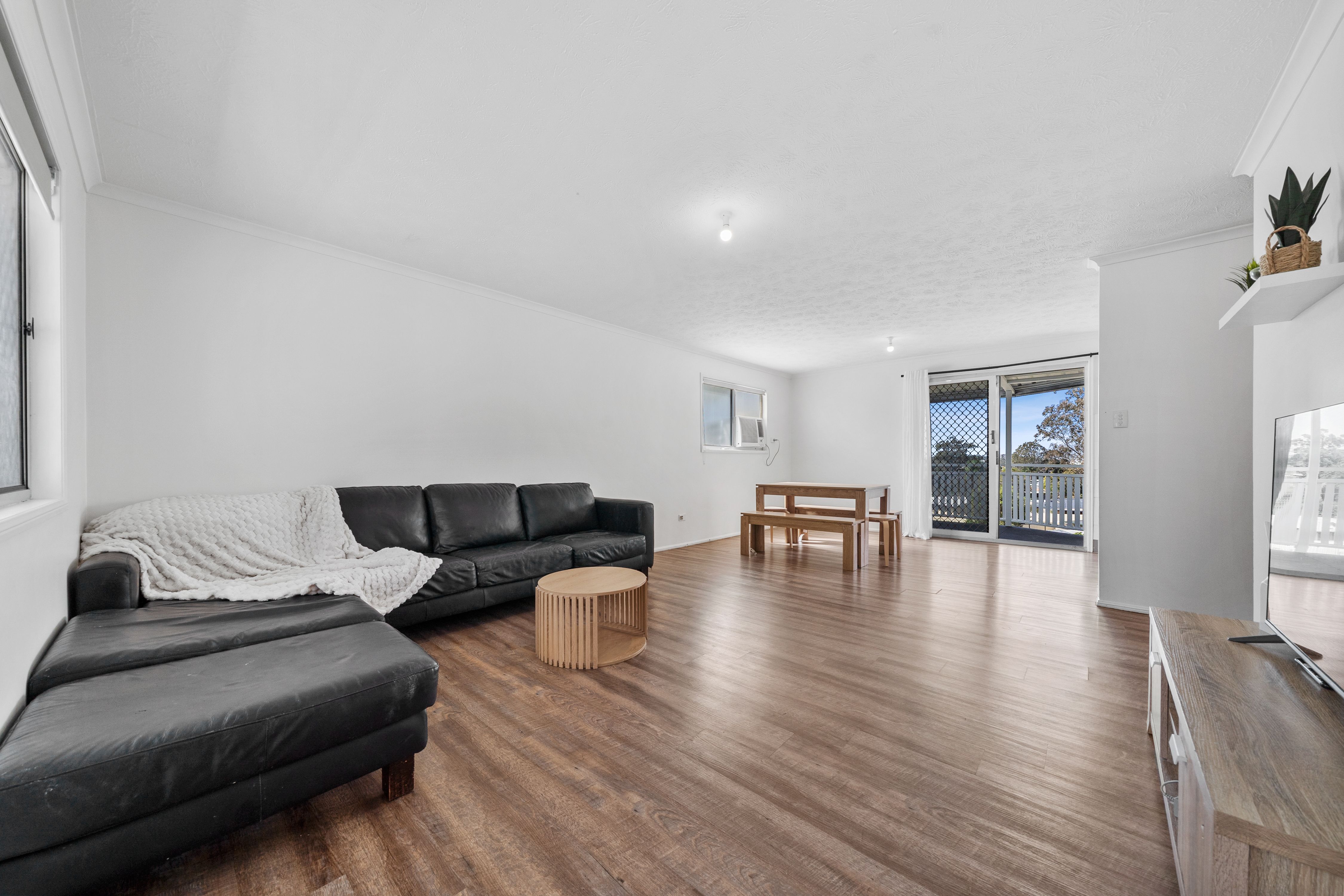 31 Louis Street — photo 2 of 24