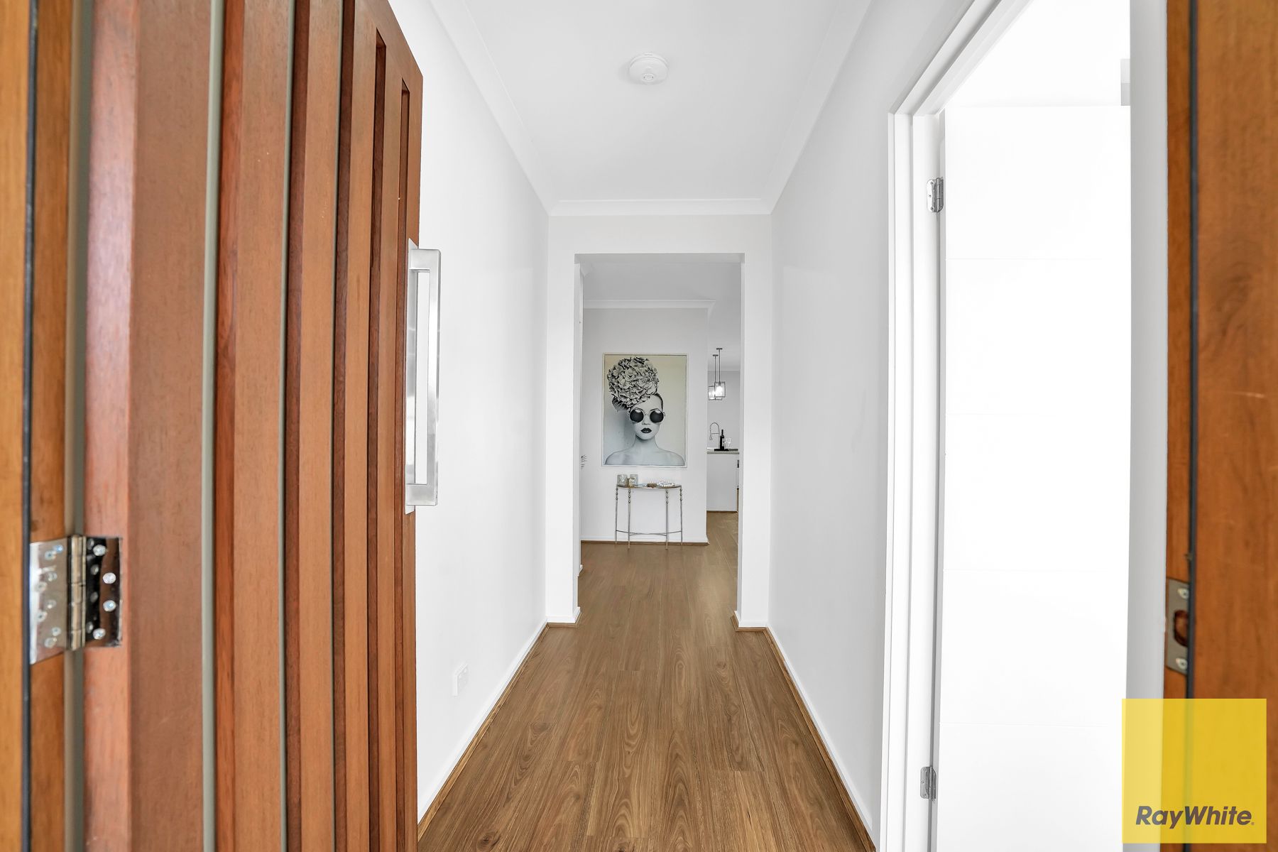 8 Tait Street, THORNHILL PARK, VIC 3335