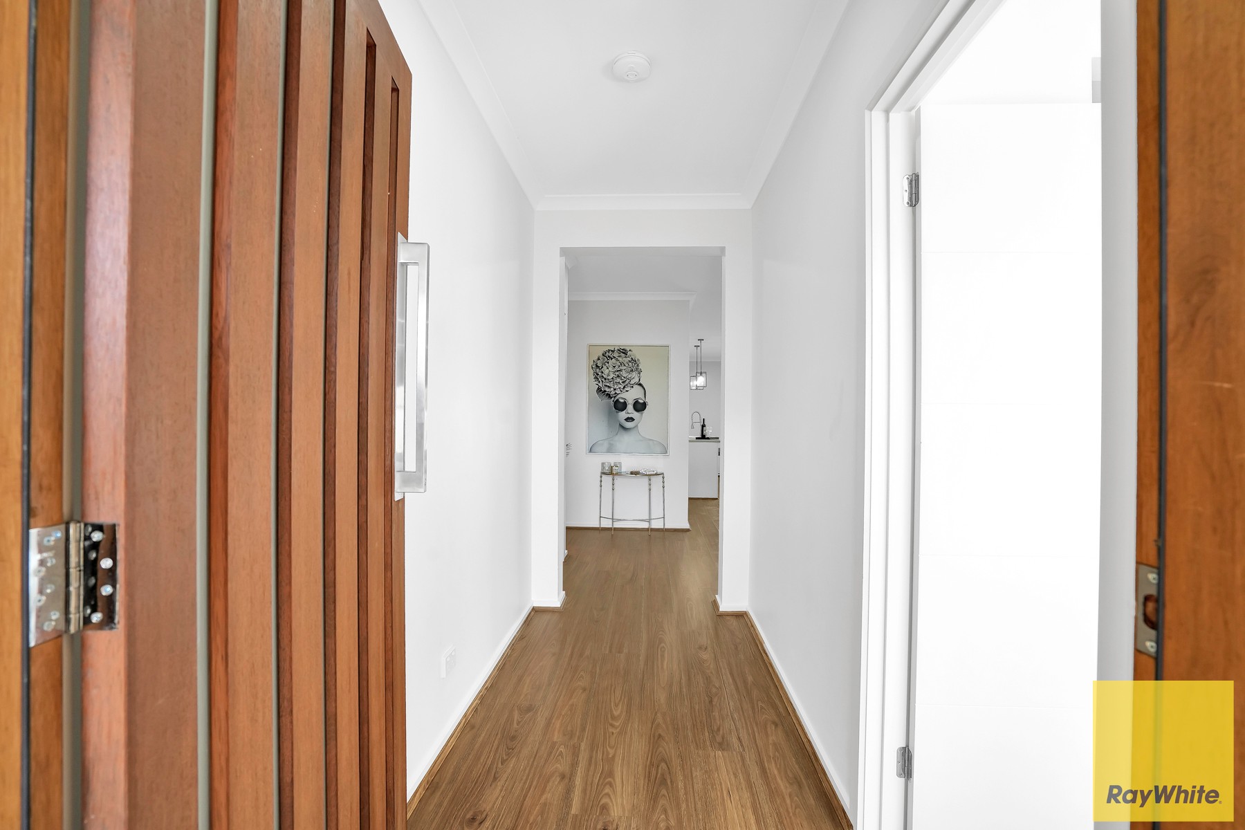 8 Tait Street, THORNHILL PARK, VIC 3335
