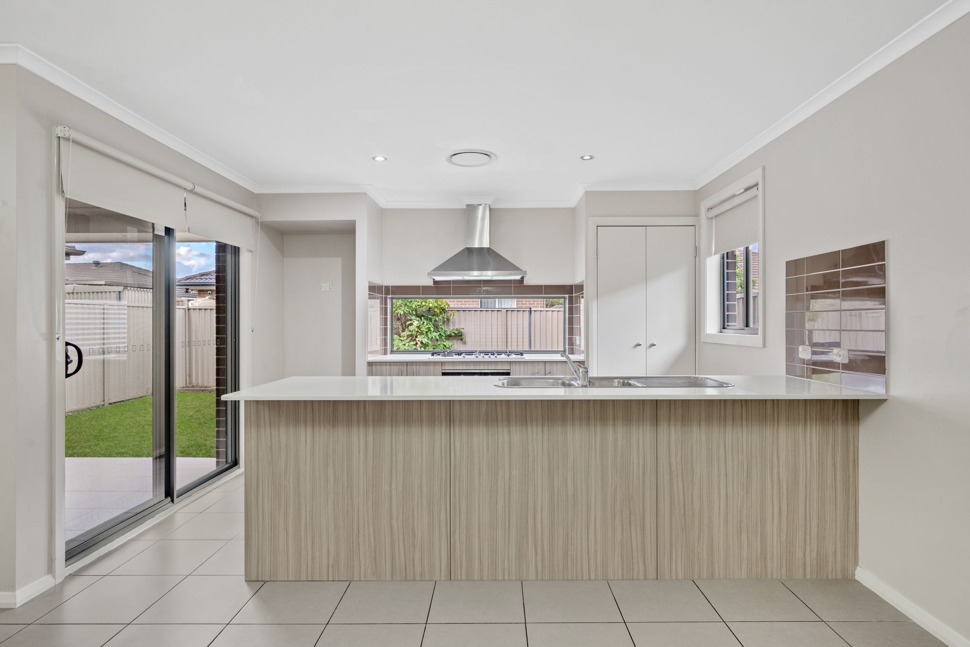 8 Binalong Street, JORDAN SPRINGS, NSW 2747